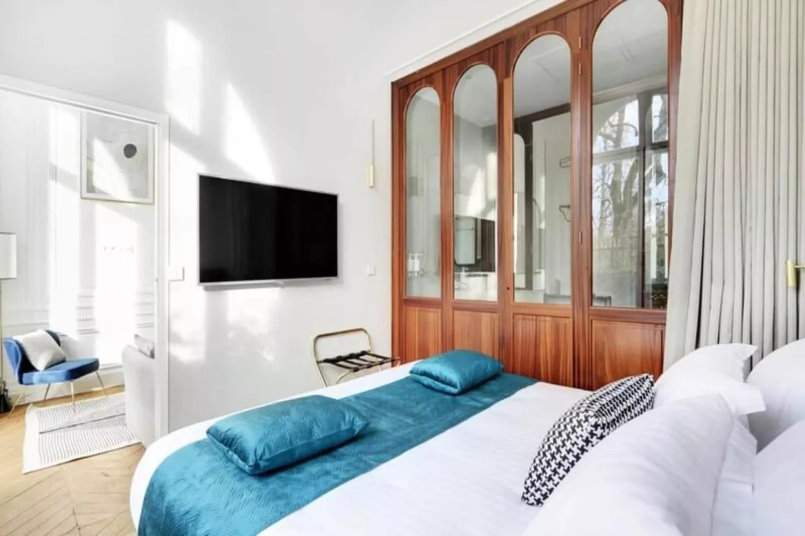 Maison Labruy&egrave;re - Suite Jardin Royal-Bedroom