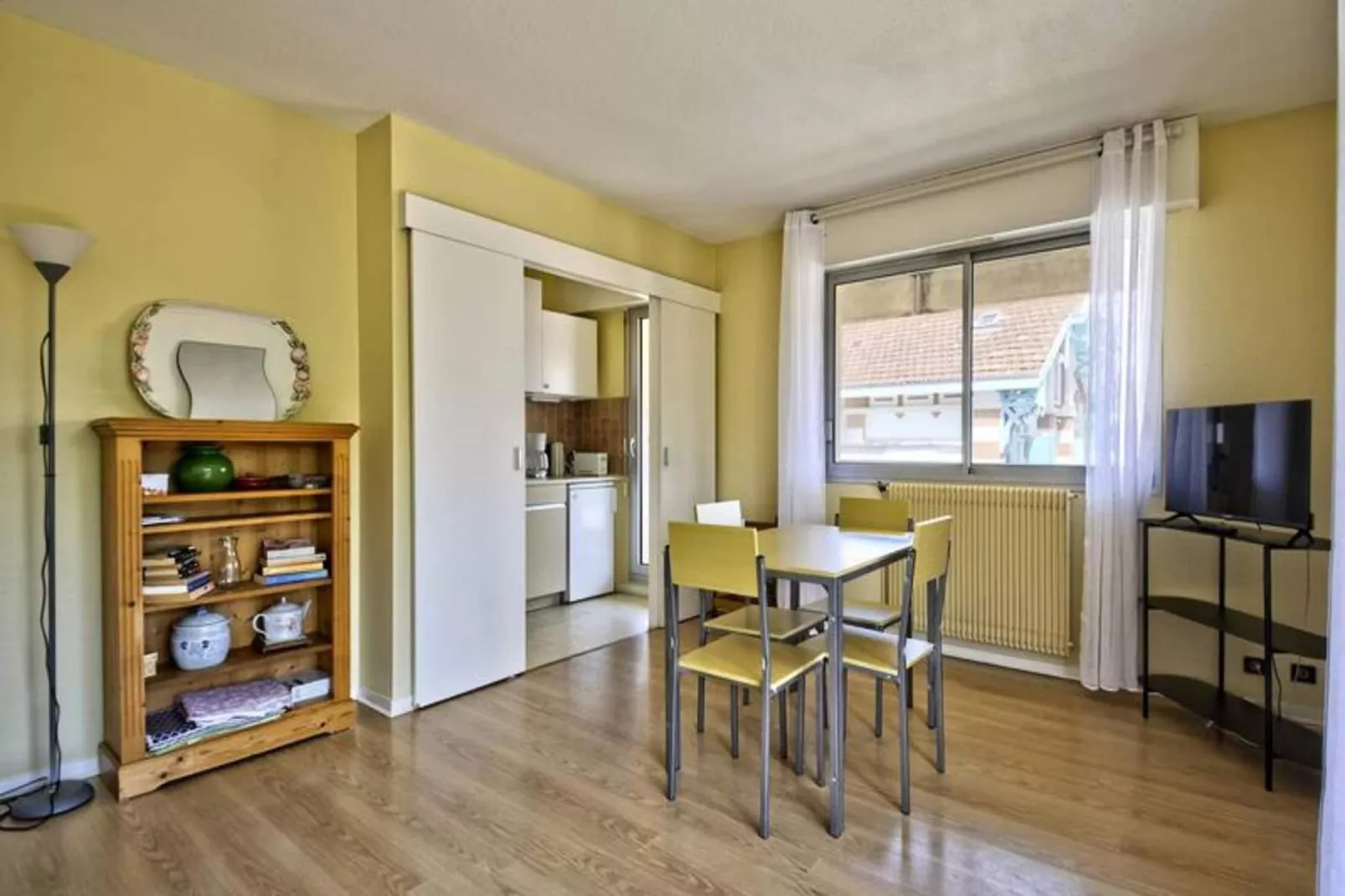 Résidence Eugénie-Dining room