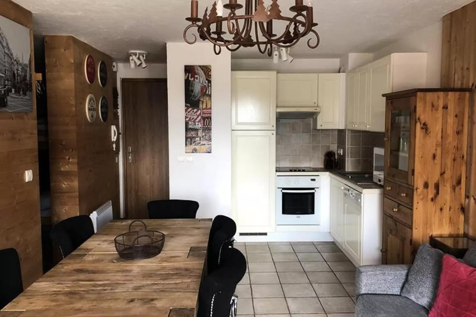 Chalet Alpina-Dining room