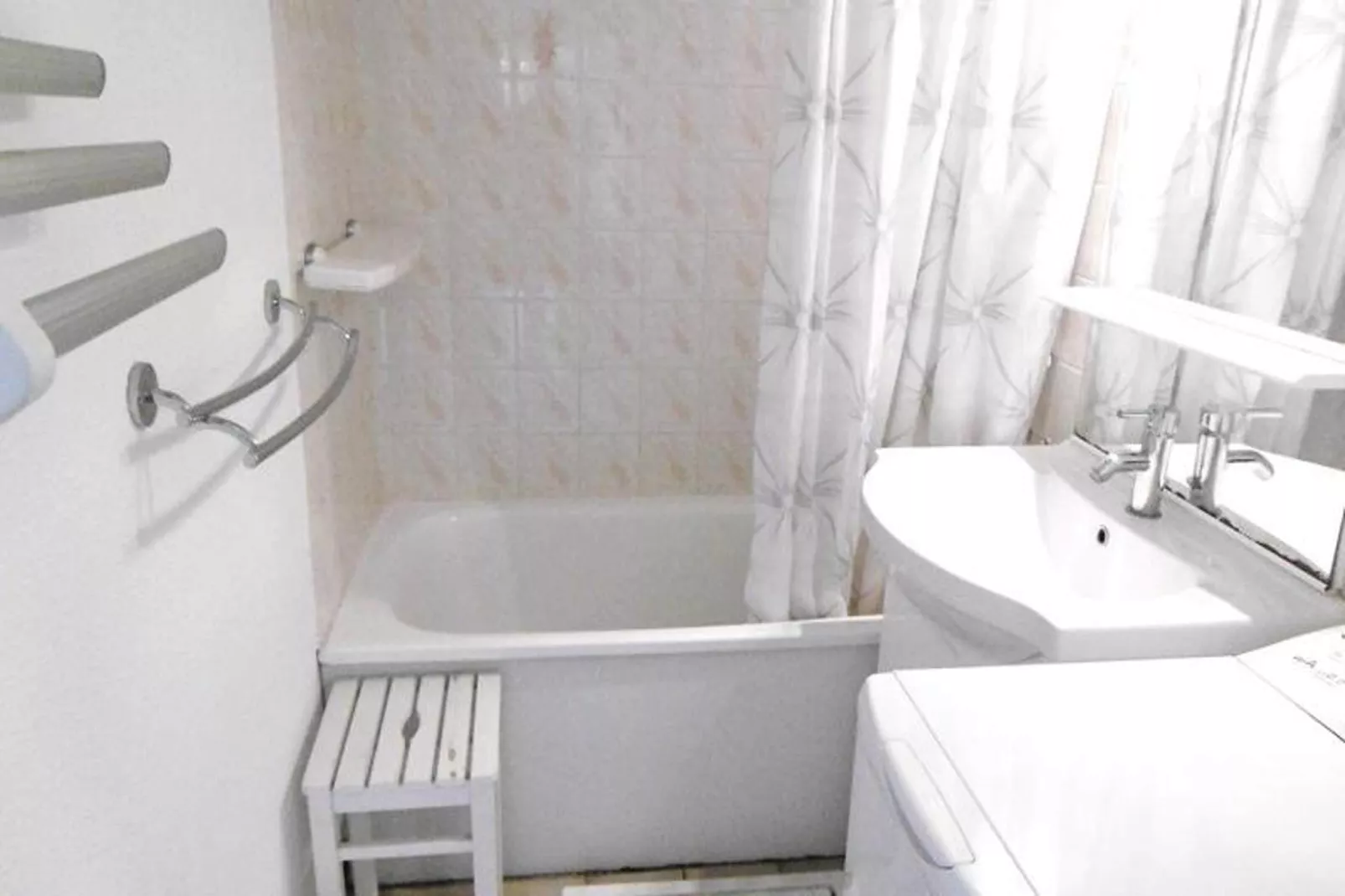 Résidence Duguay Trouin-Bathroom