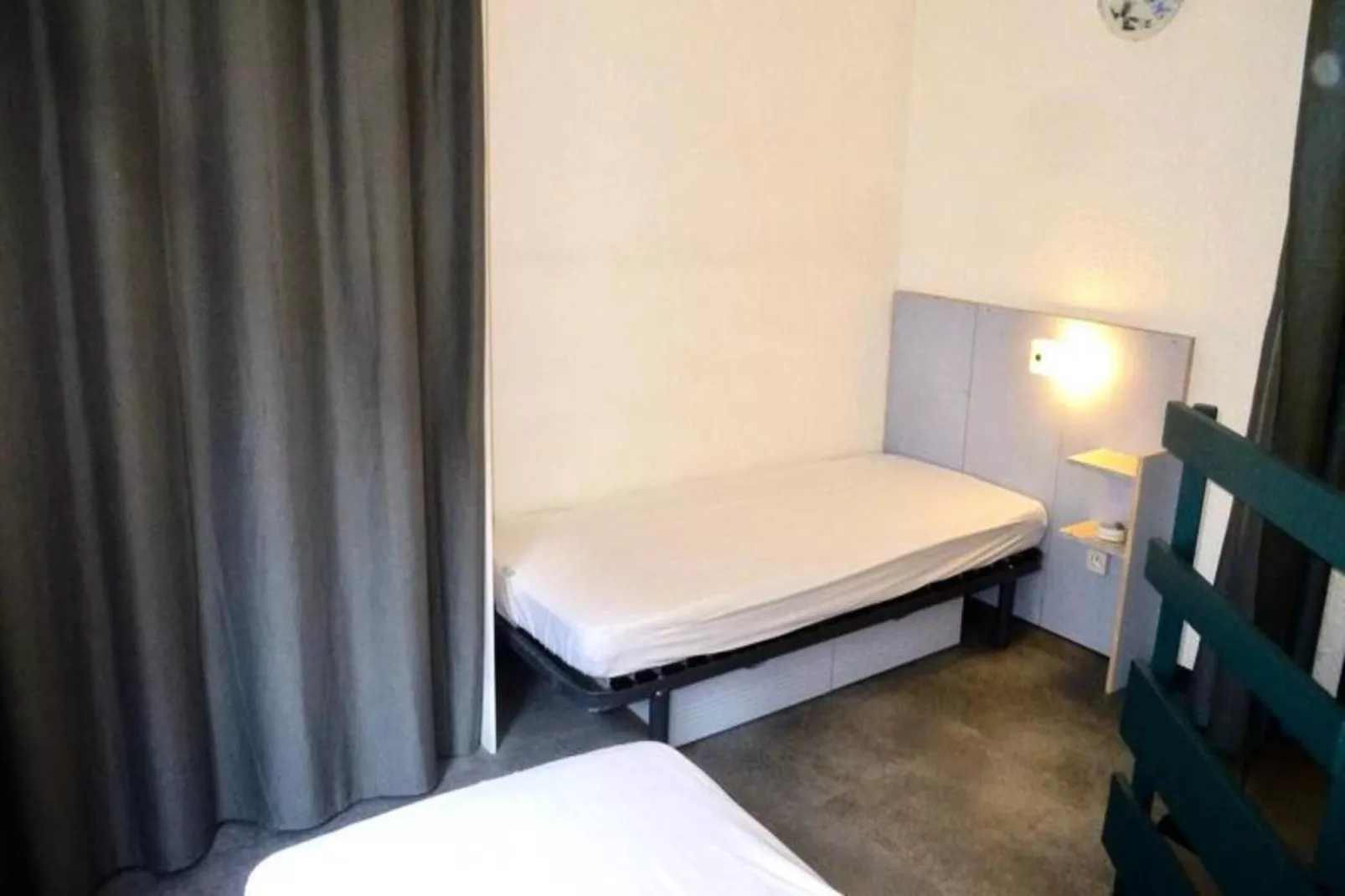 Résidence Neouvielle-Dining room