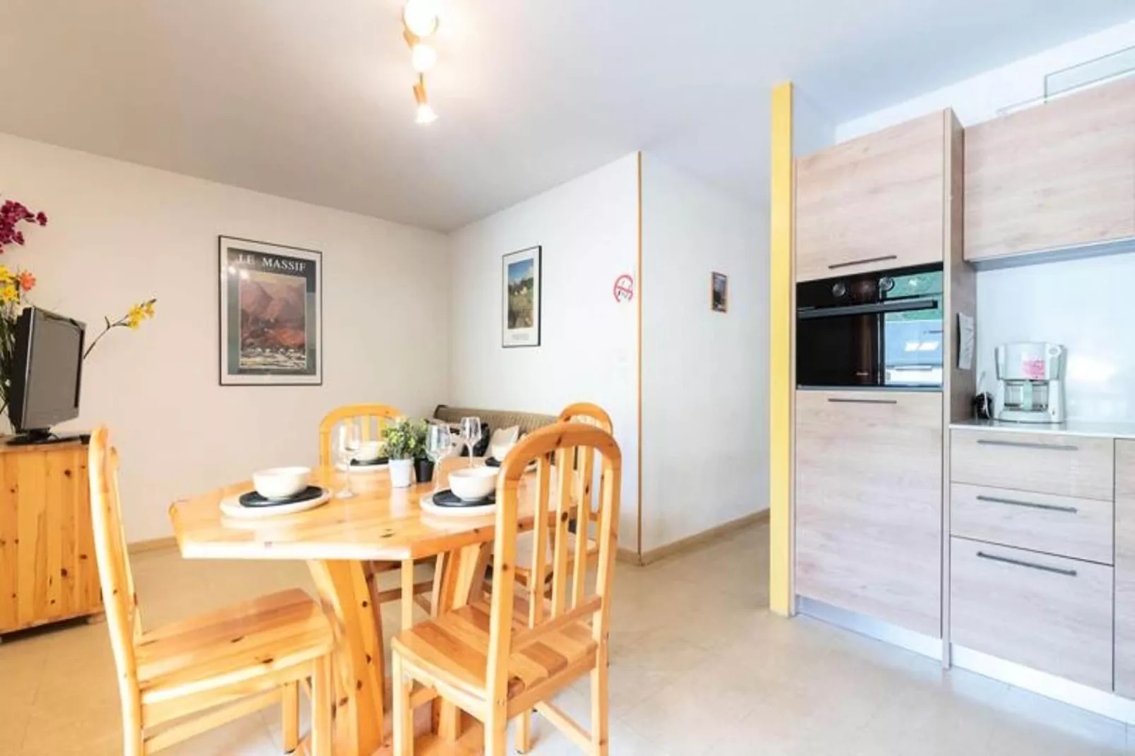 Résidence Montsegu-Dining room