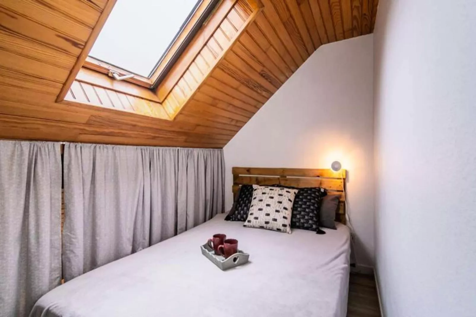 Résidence H.th.ii:bat.8-Bedroom