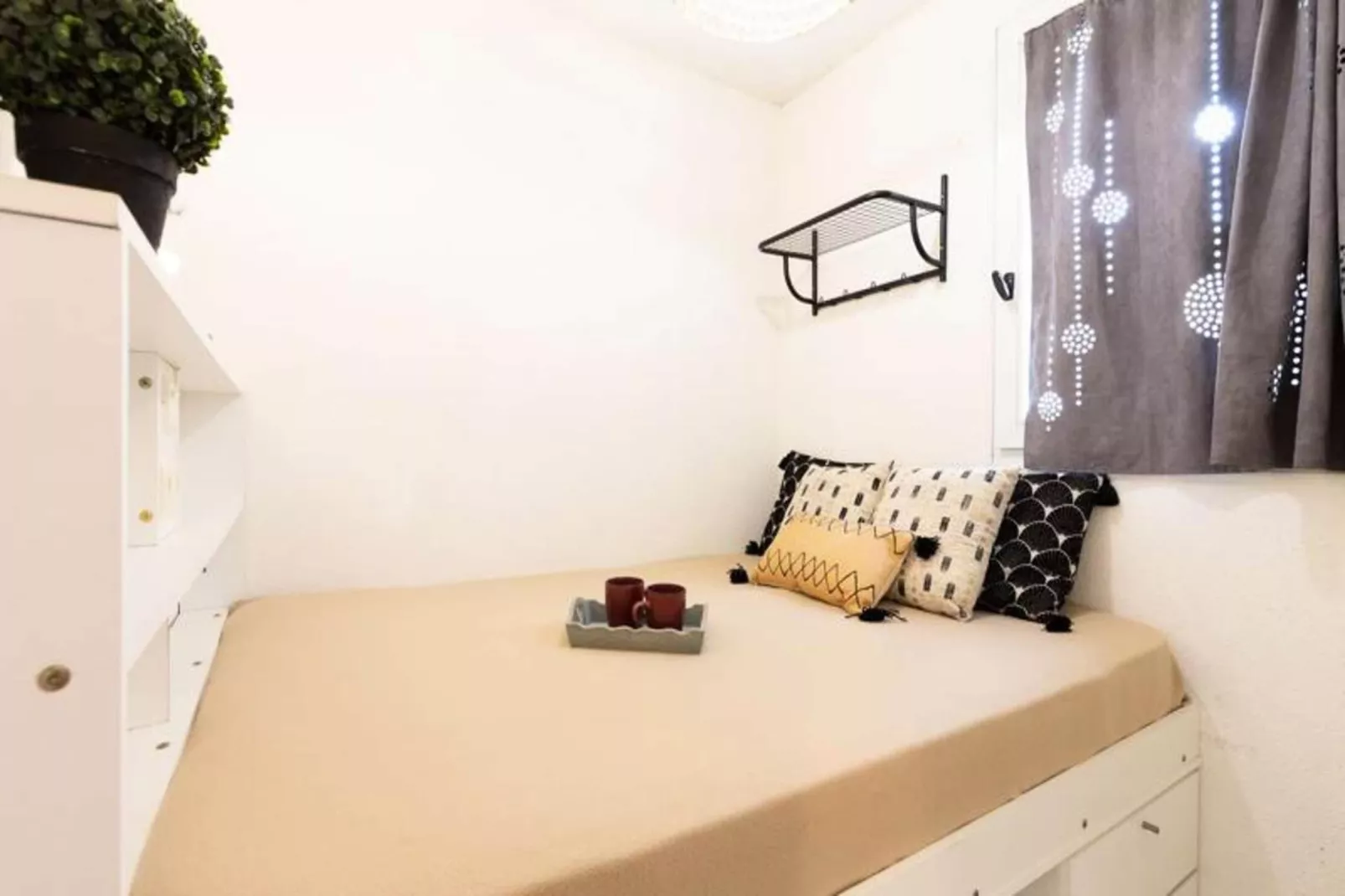 Résidence H.th.ii:bat.6-Bedroom