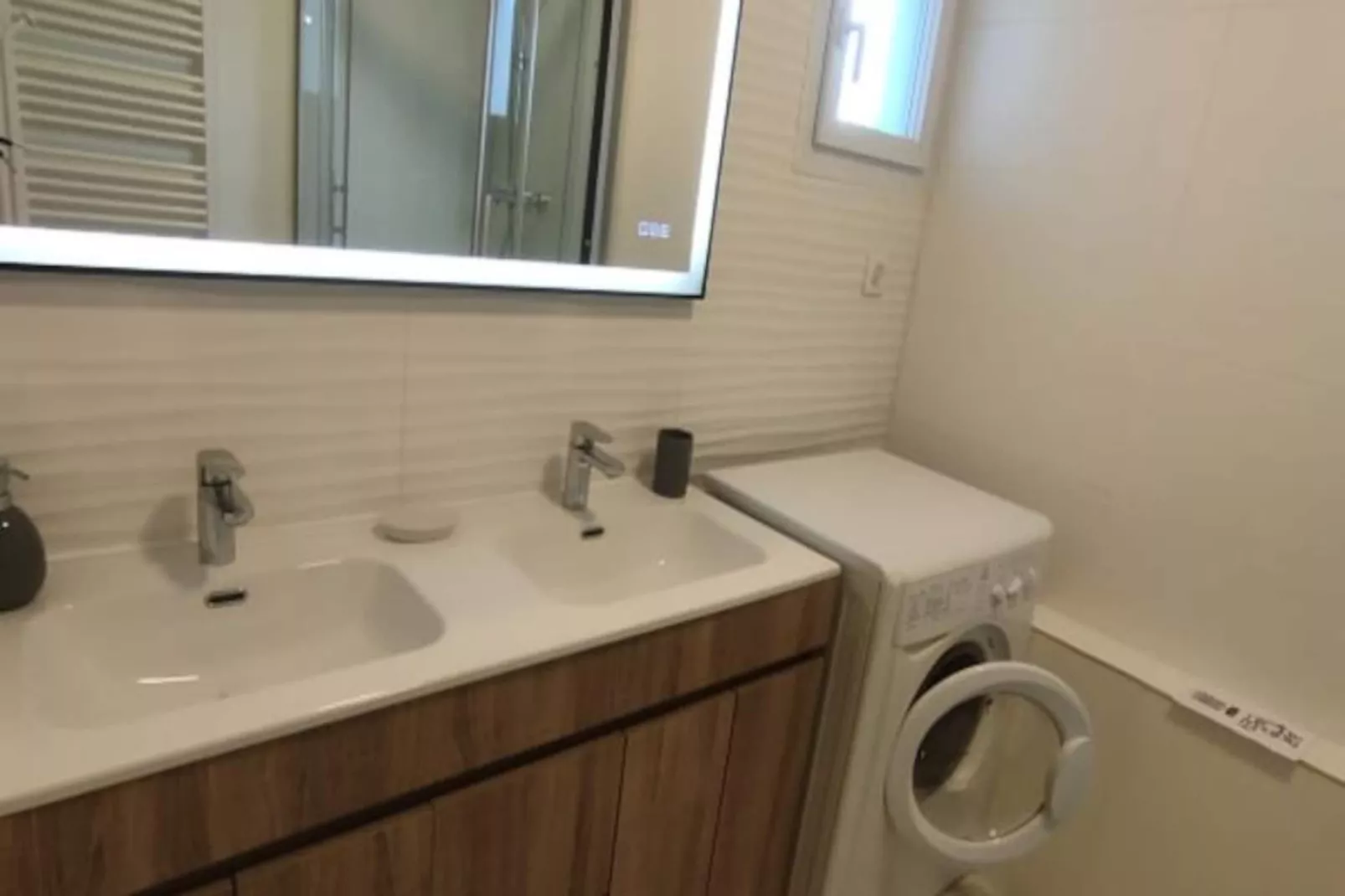 Confortable T3 Au Pied Du Ch&acirc;teau De Chamb&eacute;ry !-Image-tags.