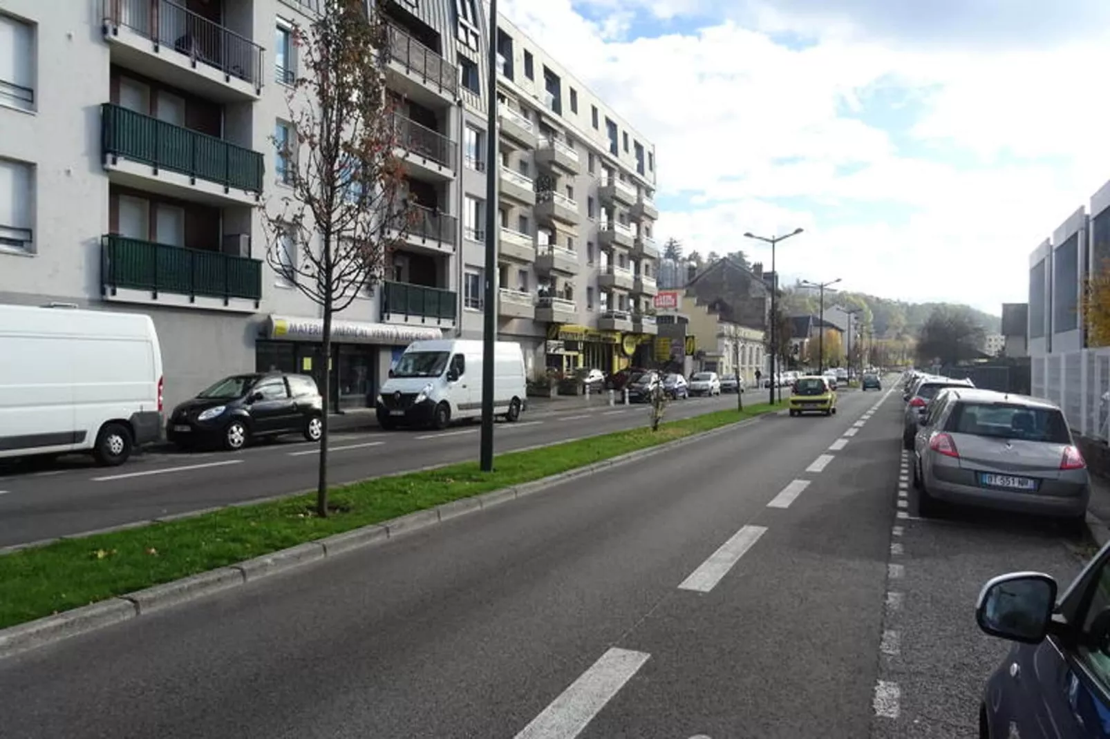 Résidence Le Comte Vert-Exterior in summer