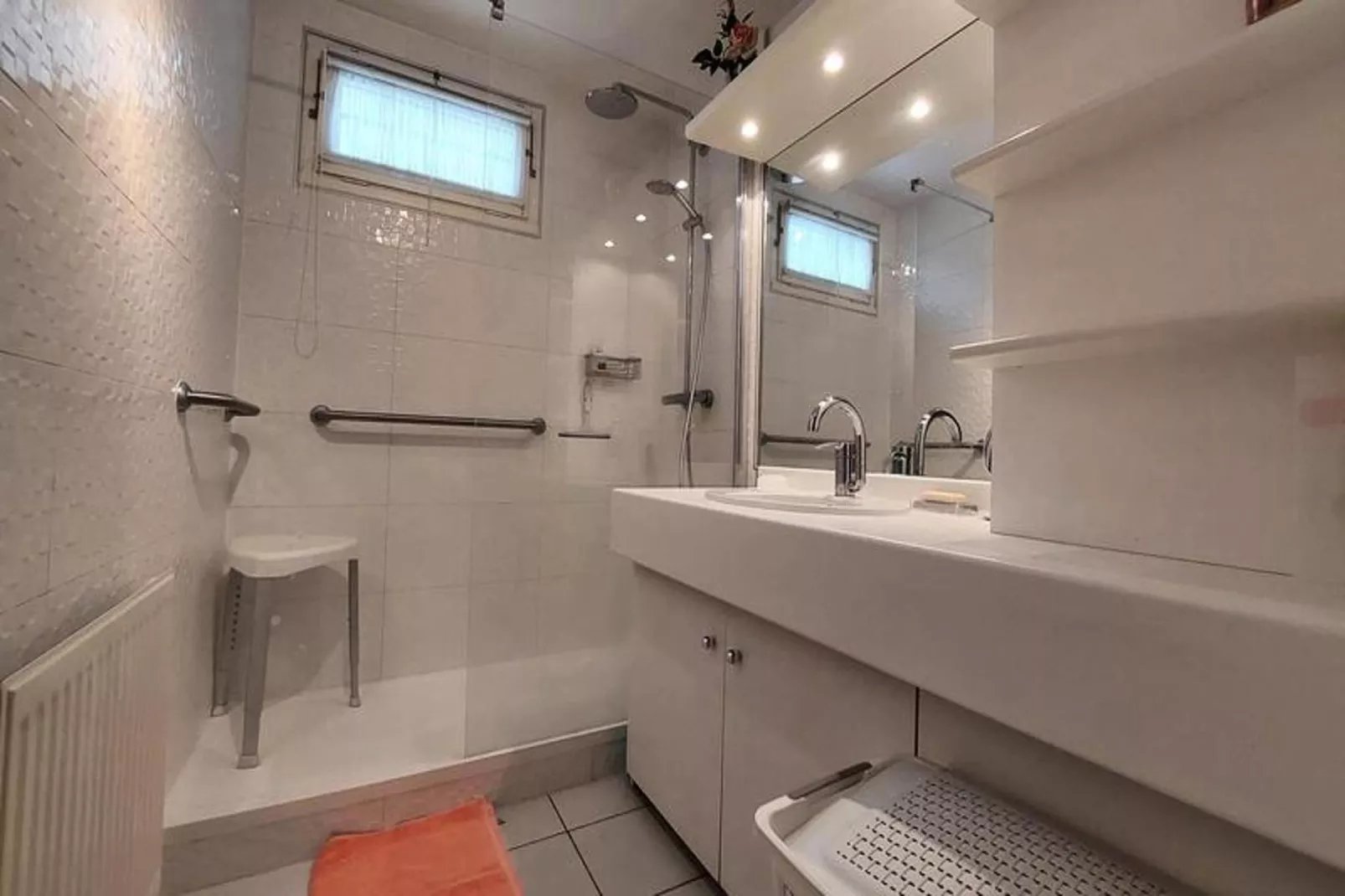 Résidence La Cerisaie-Salle de bain