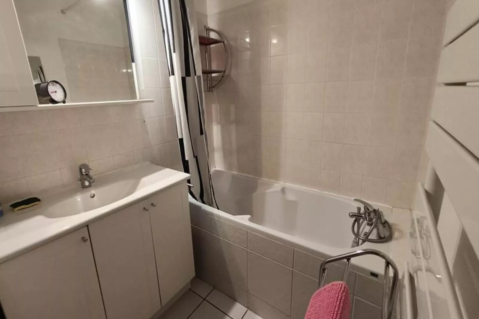 Résidence La Cerisaie-Bathroom