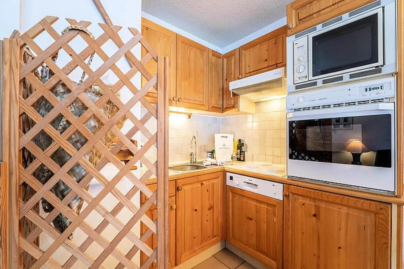 Résidence MÉlÈzes-Dining room