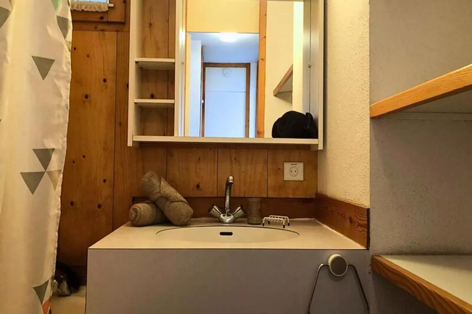 Résidence Camarine-Salle de bain