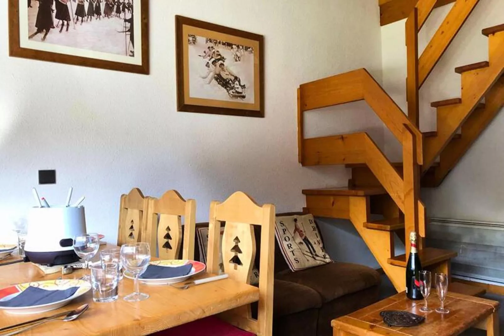 Résidence Cotes-Dining room