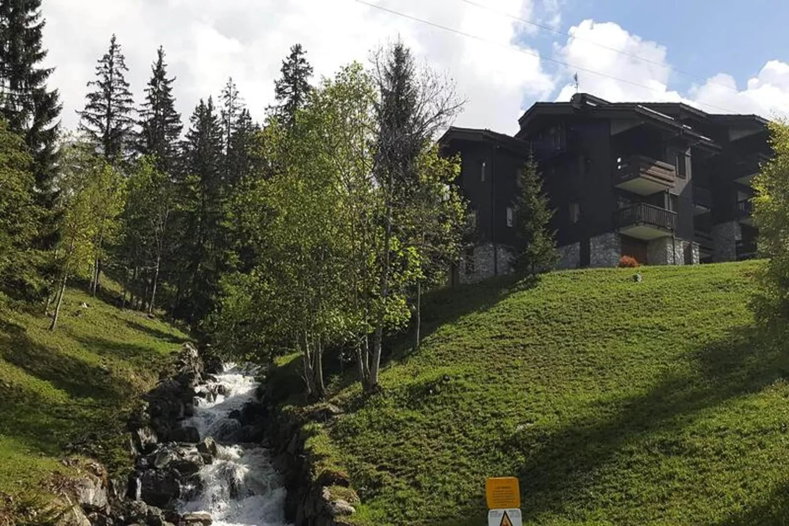 Résidence Riondet-Außenbereich Sommer