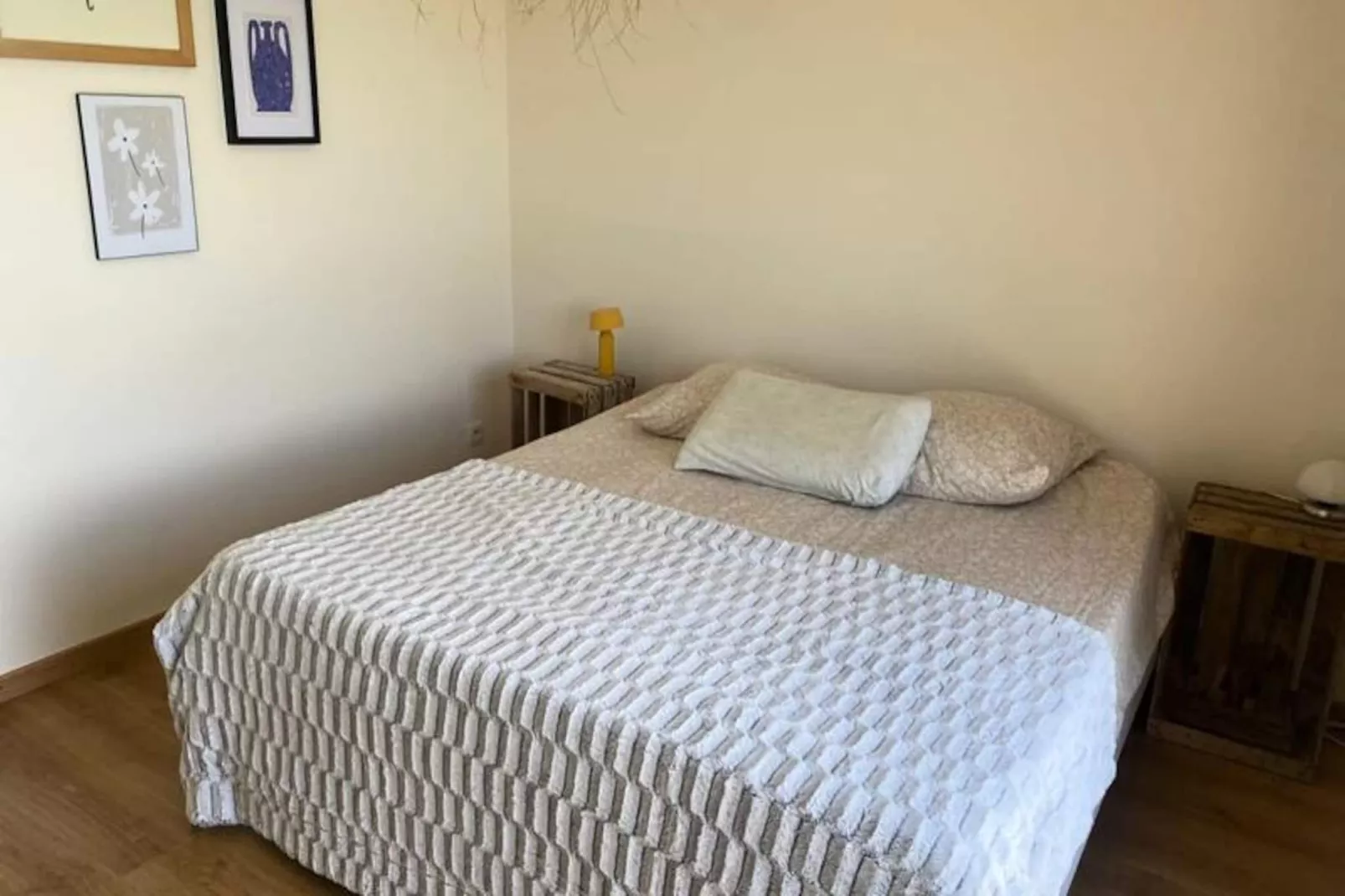 Belle Villa Avec Piscine Jacuzzi Et Vue Lac-Image-tags.