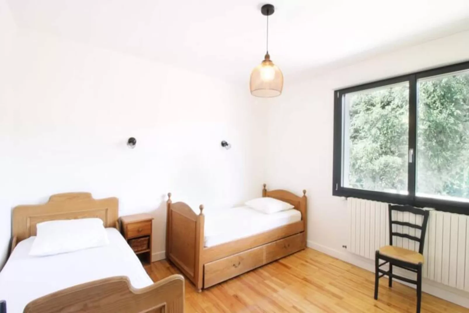 Belle Villa Sur Les Coteaux Du Lac D'aiguebelette!-Image-tags.