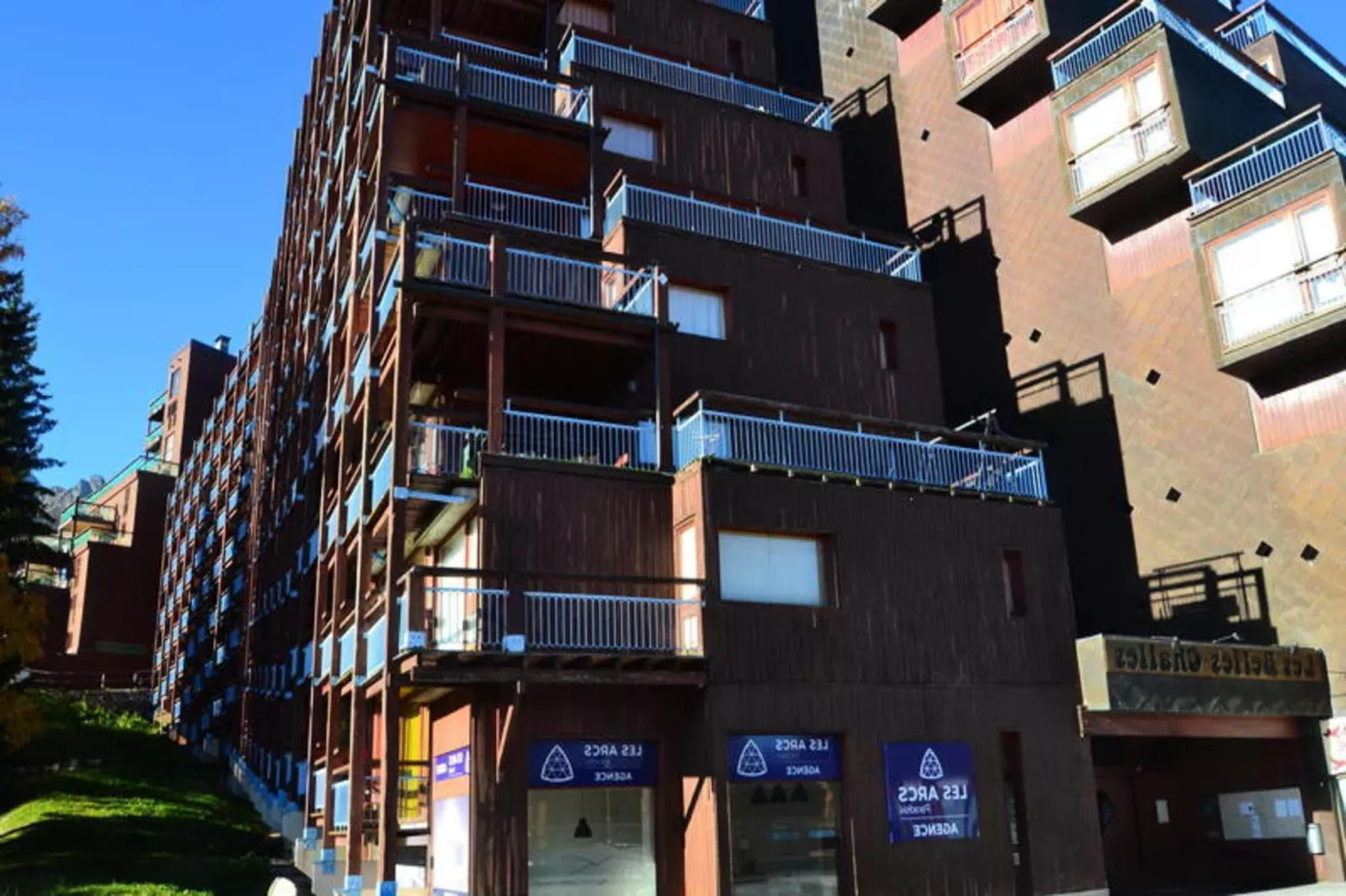 Résidence Belles Challes - Exterior in summer