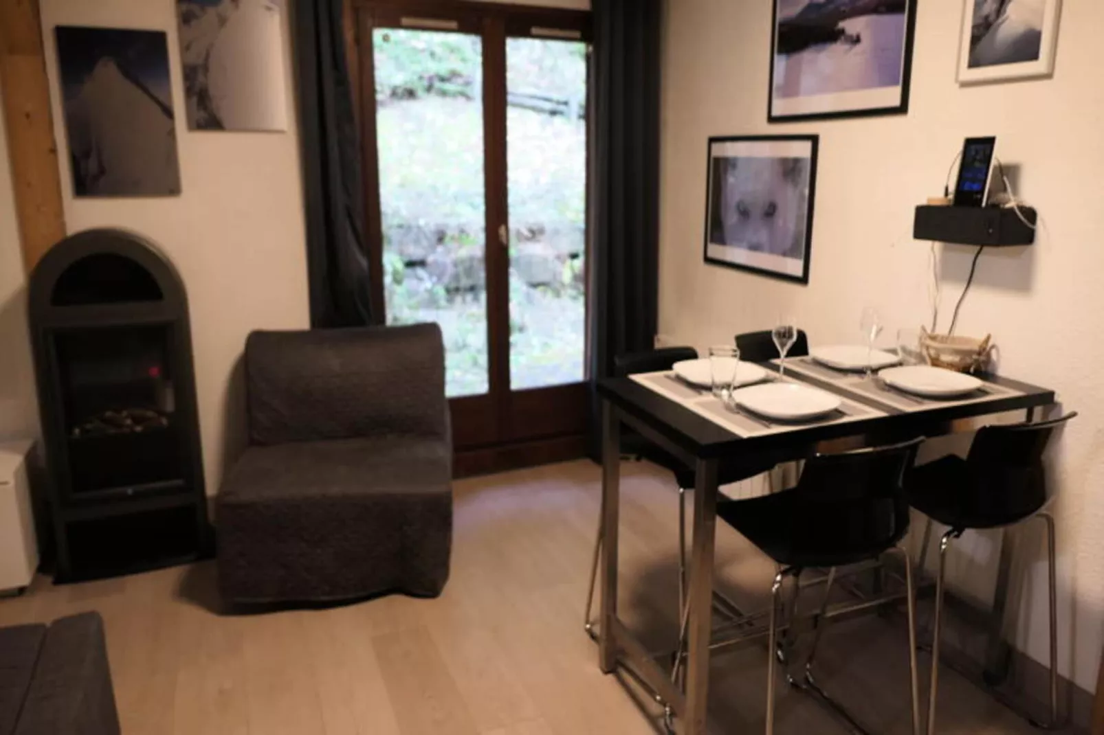 Les Chalet Du Soleil-Dining room