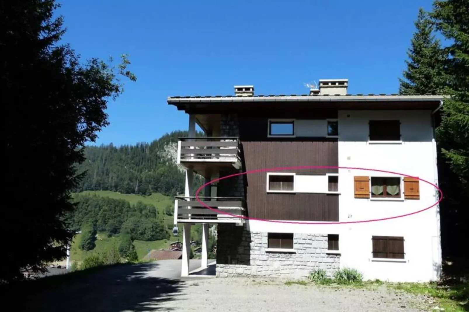 Résidence Pascal-Außenbereich Sommer