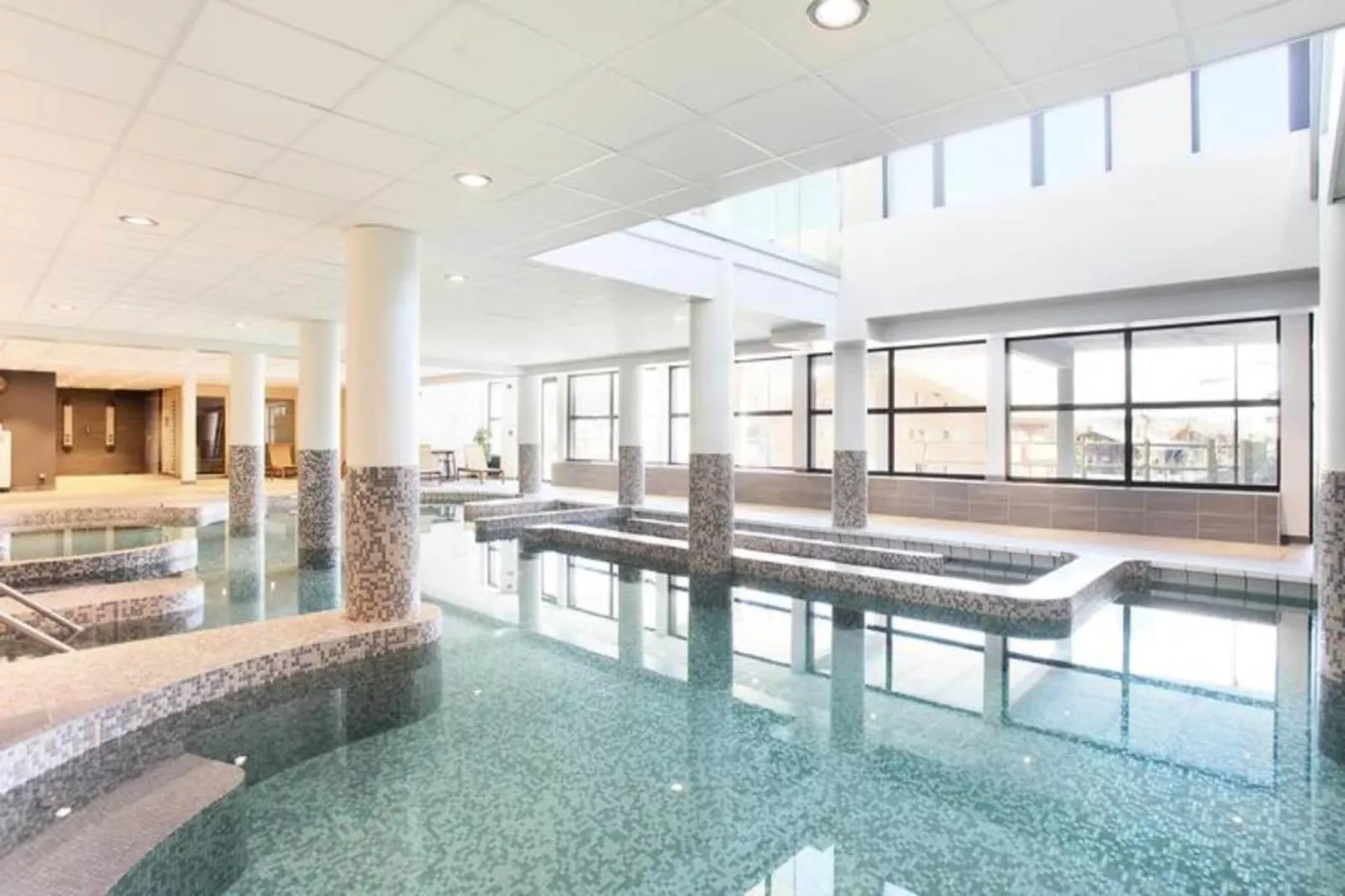 Résidence Prestige Odalys Mendi Alde****-Piscine