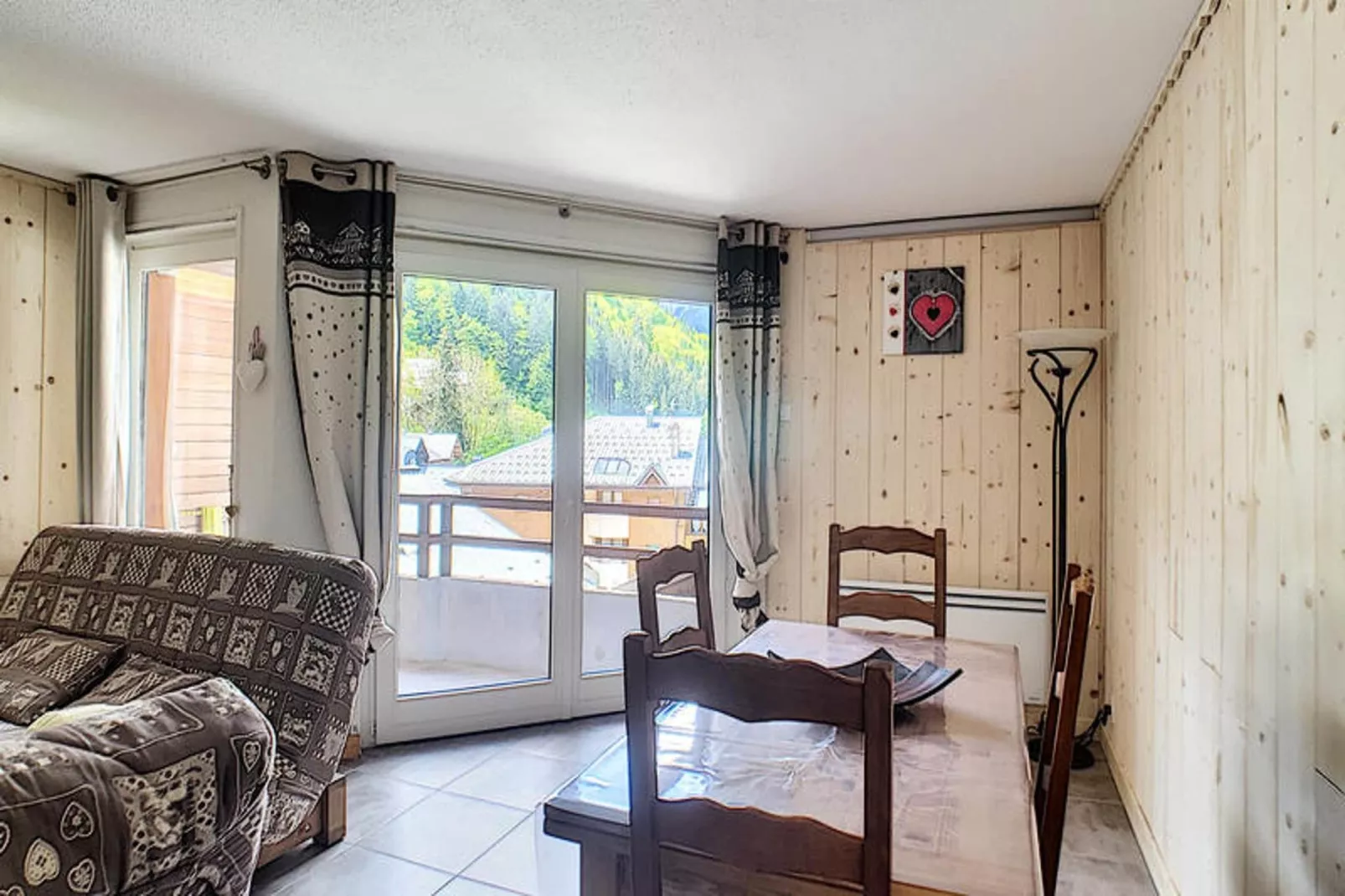 Appartements à Saint Jean d'Aulps-Esszimmer