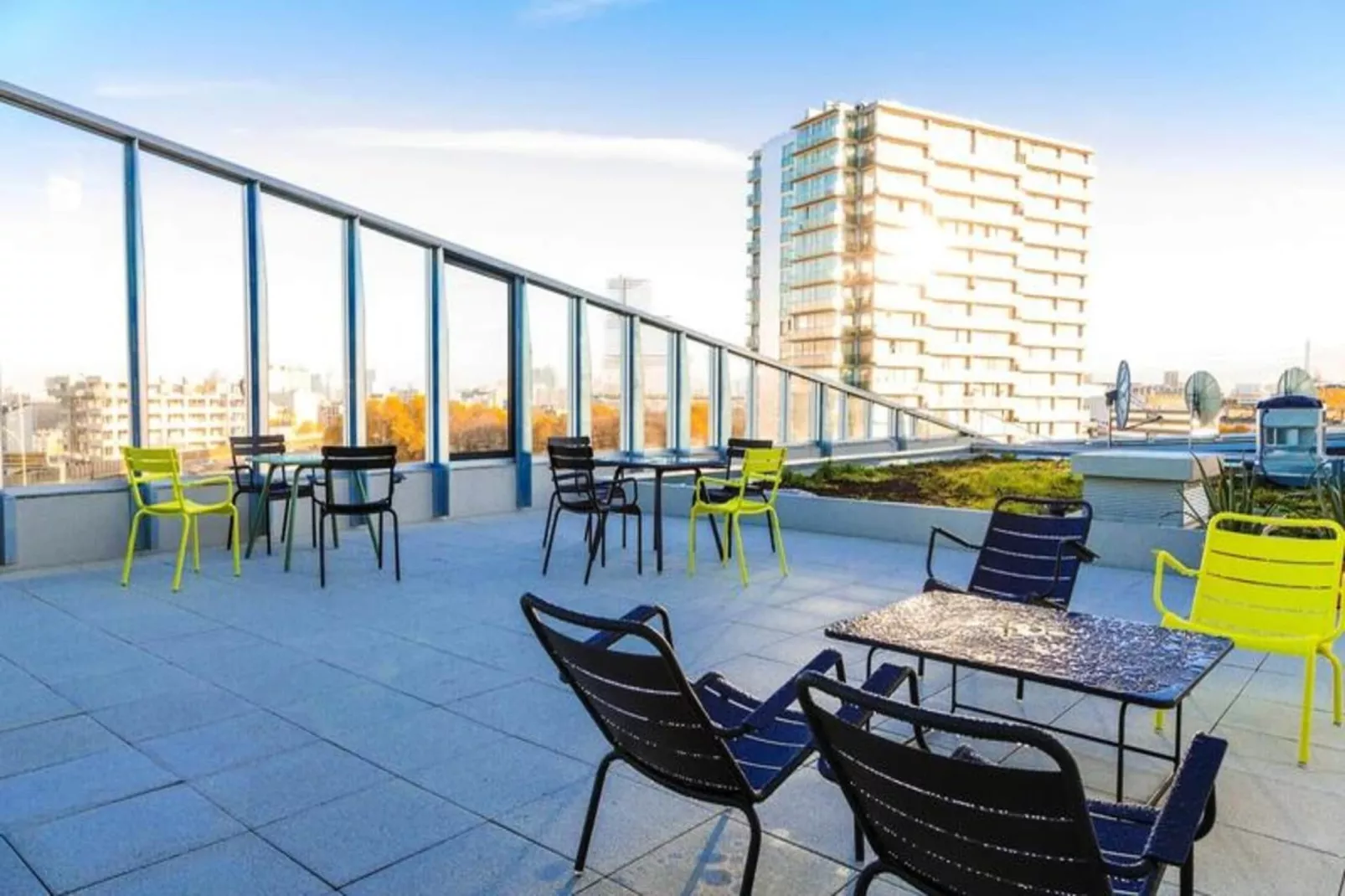 Appart'hôtel Odalys Paris XVII-Exterior in summer