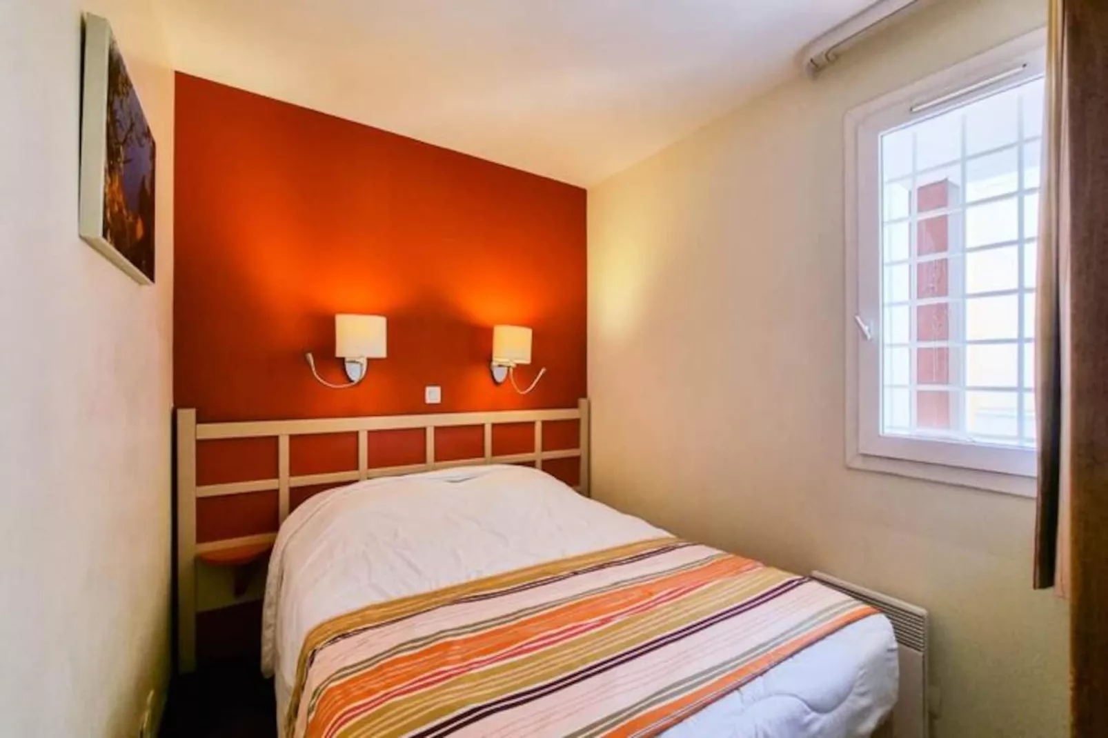 Appartement 6 Pers Vue Mer Pr&egrave;s Des Plages &agrave; Agay-Image-tags.