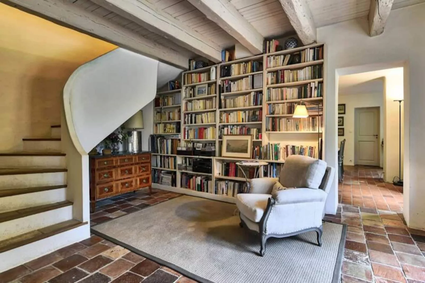 "le Mas Des Oliviers: Esprit Proven&ccedil;al Authentique"-Image-tags.