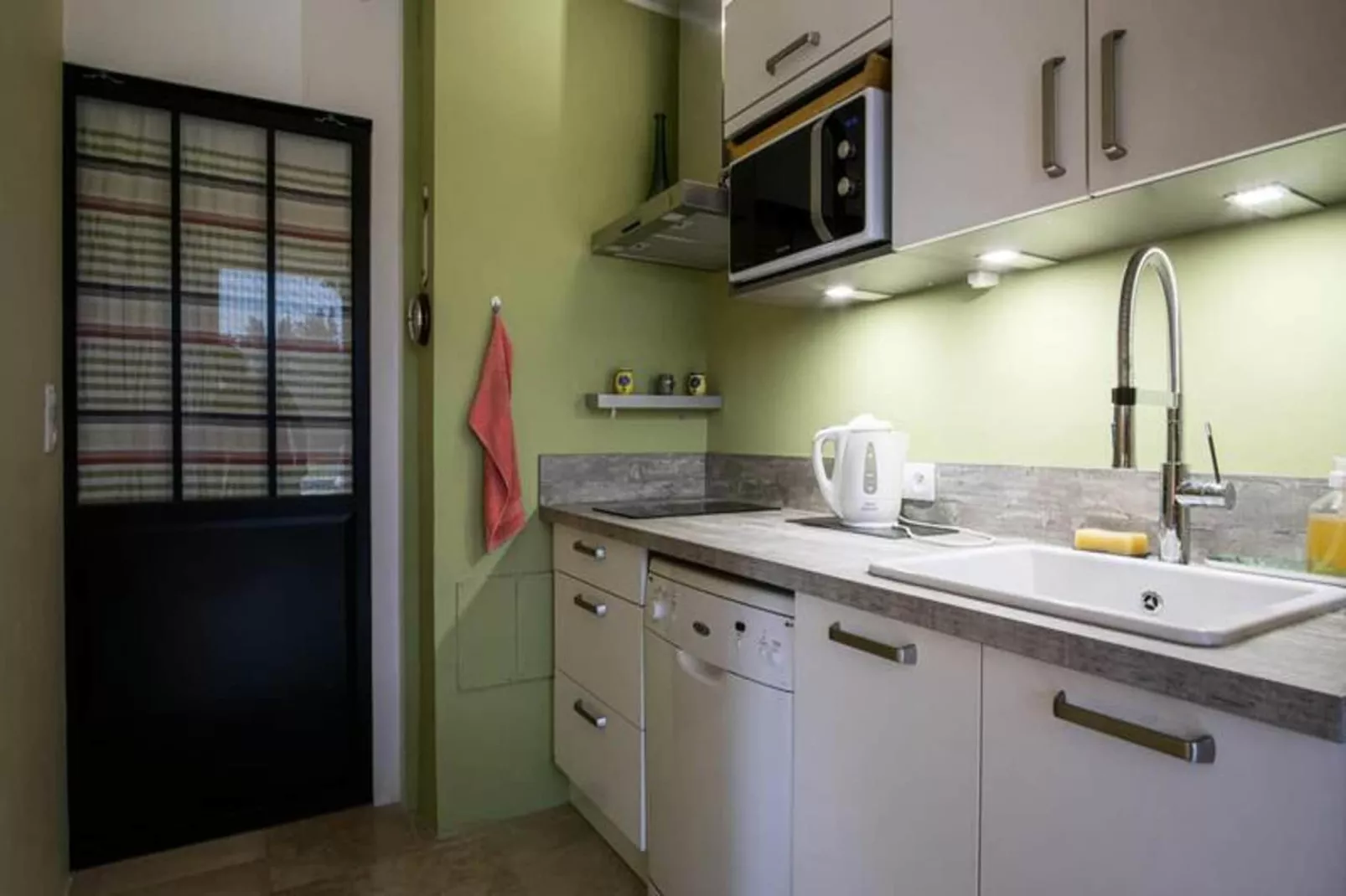 Maison De La  Bandine-Cuisine