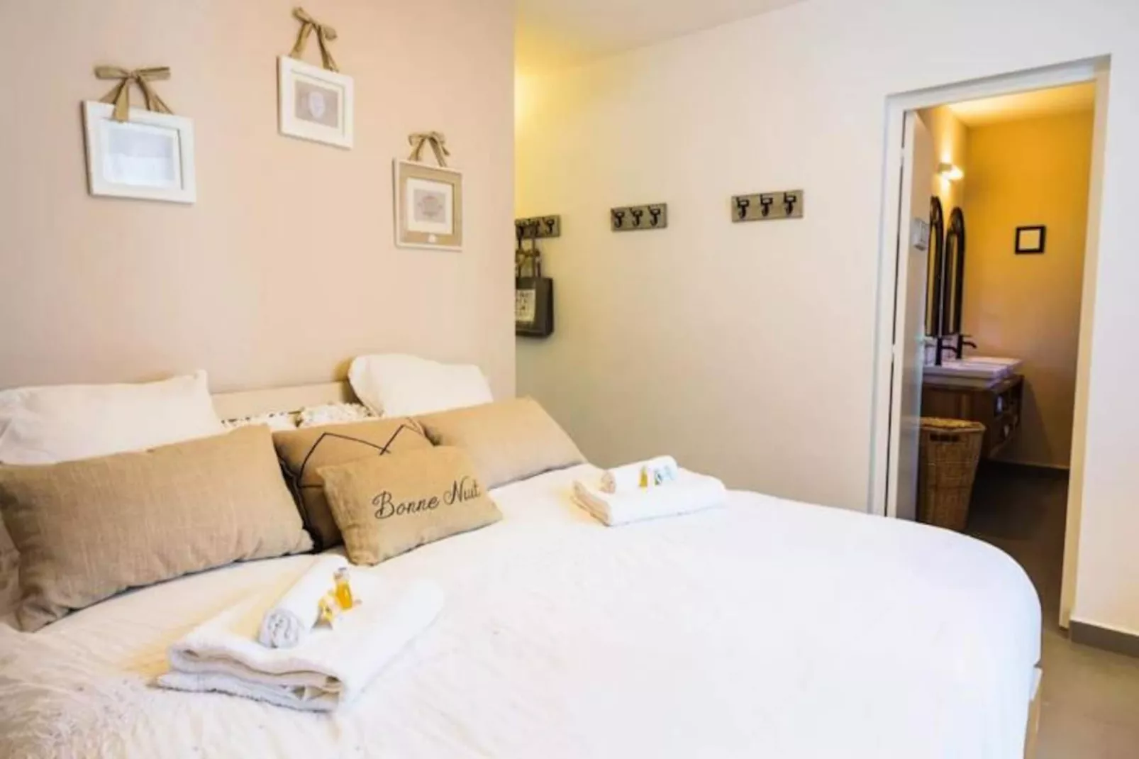 Villa Cava-Image-tags.