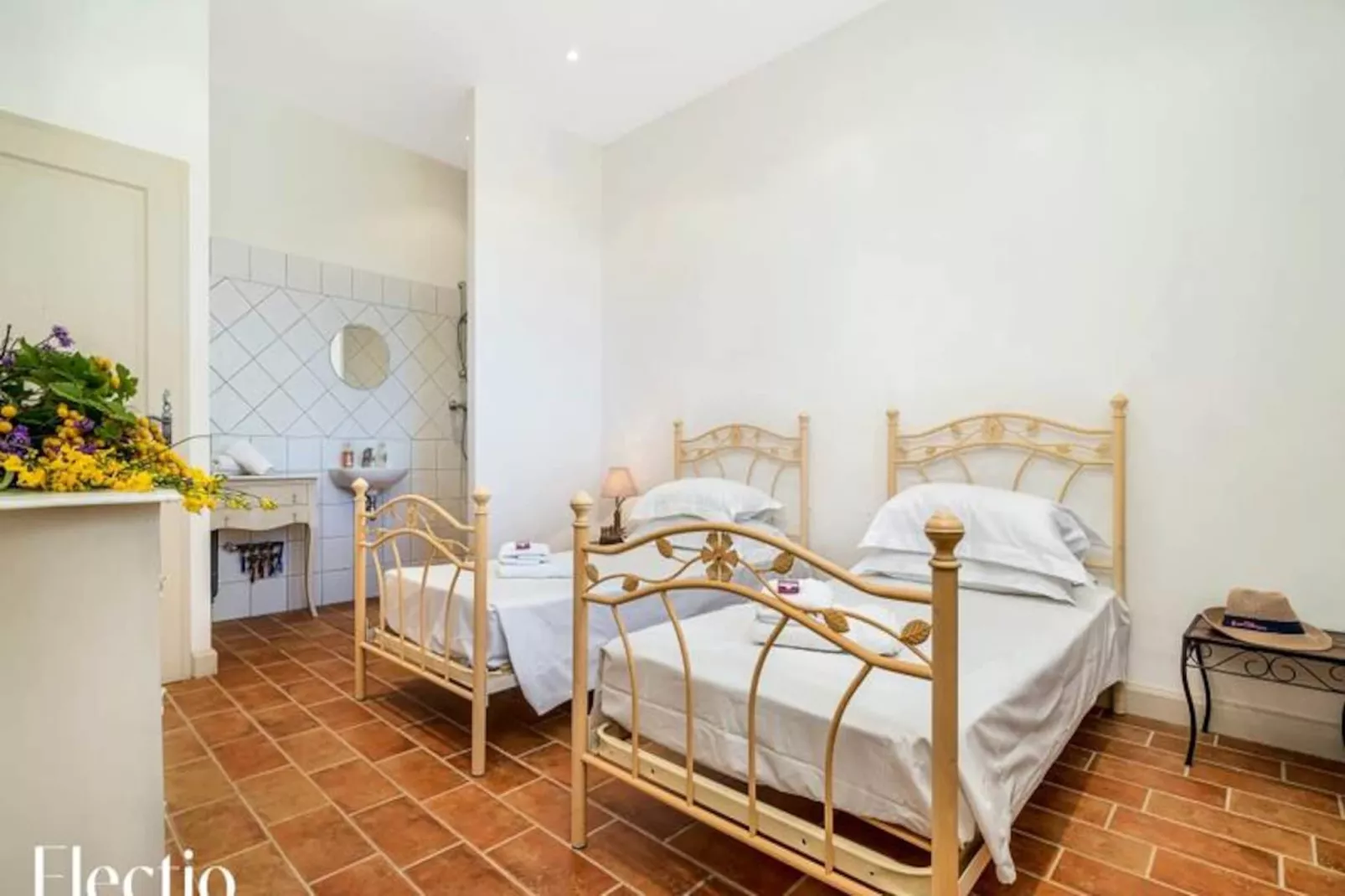 Petite Bastide | Domaine Tour Campanets-Image-tags.