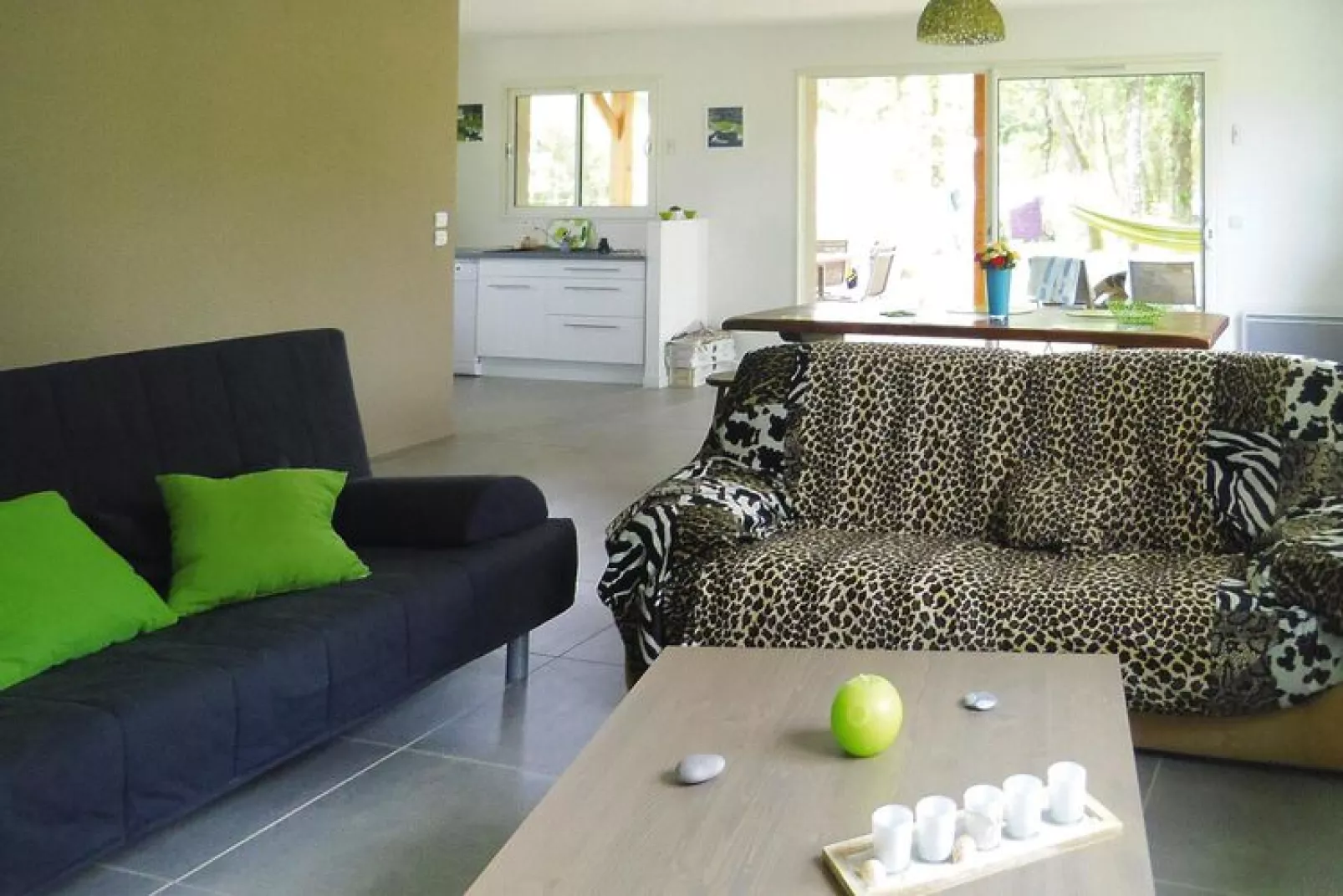 Holiday home with pool Grayan-et-l'Hôpital-Salon