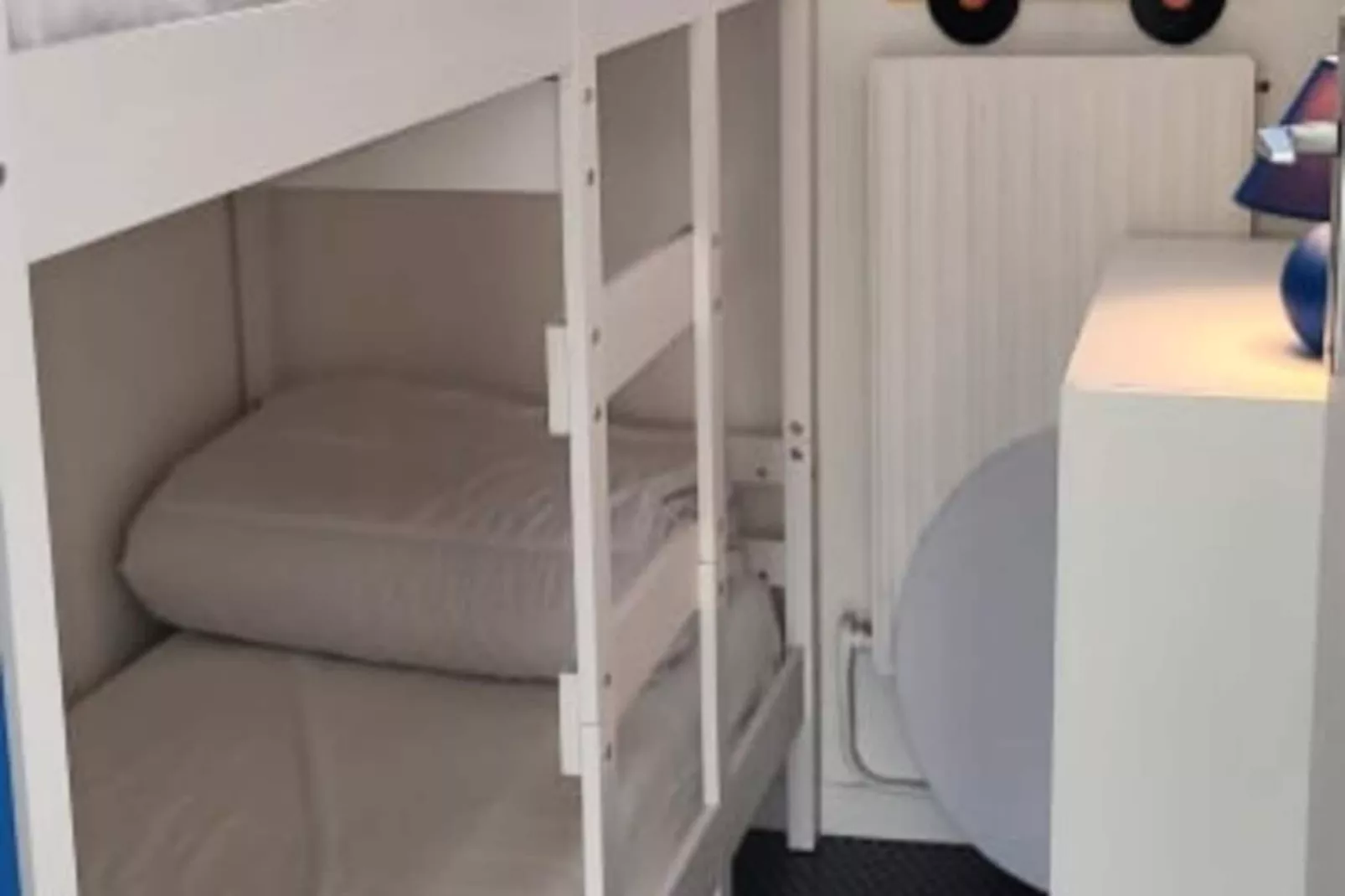 Résidence Marina Lairan Vue Sur L'eau Et Les Bateaux De Port Camargue 2 &eacute;toiles F-Image-tags.