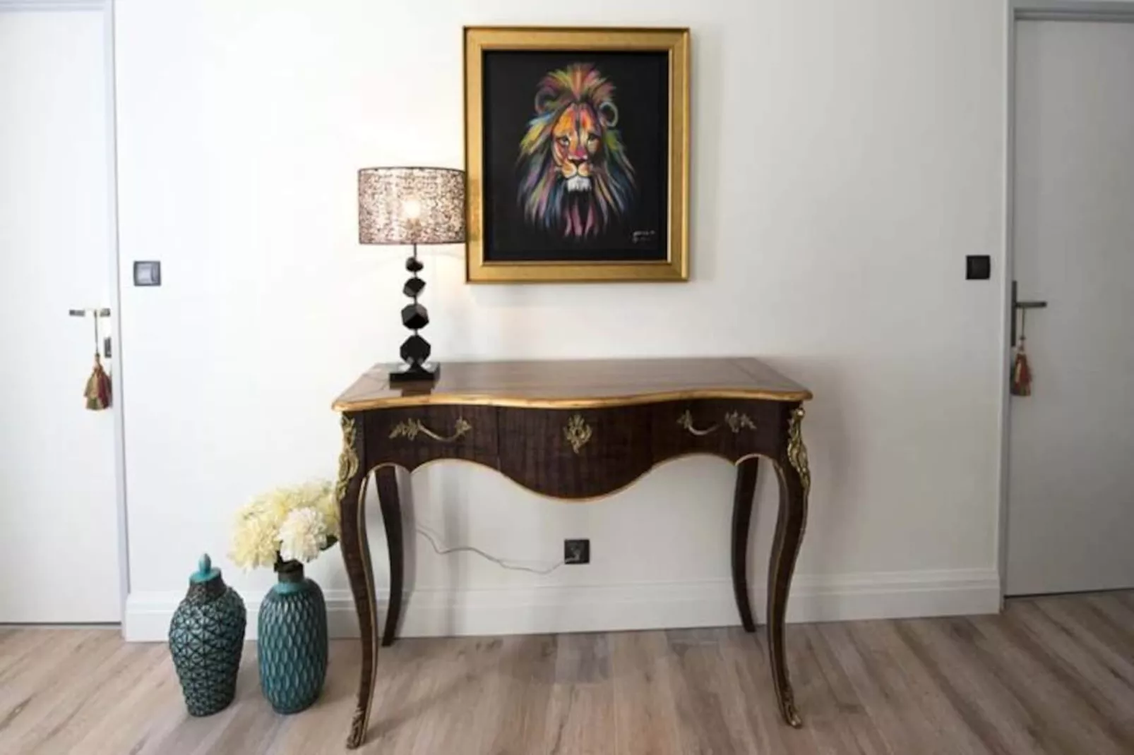 Superbe Appartement De 2 Chambres Au C&oelig;ur Du Quartier Gambetta-Image-tags.