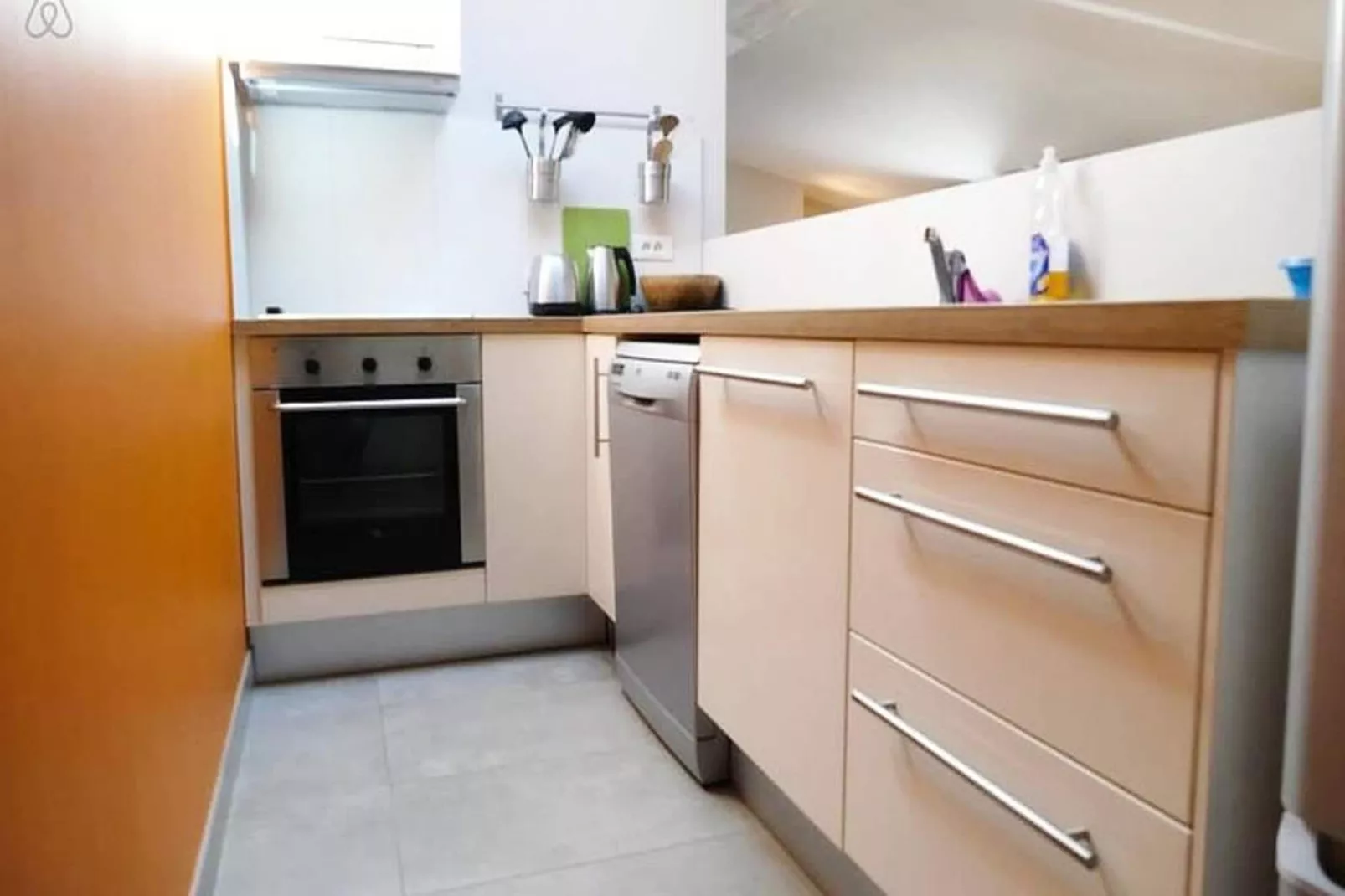 Superbe T2 De Qualit&eacute; Et R&eacute;nov&eacute;, Au Jardin Public, Pour 4 Personnes-Living room