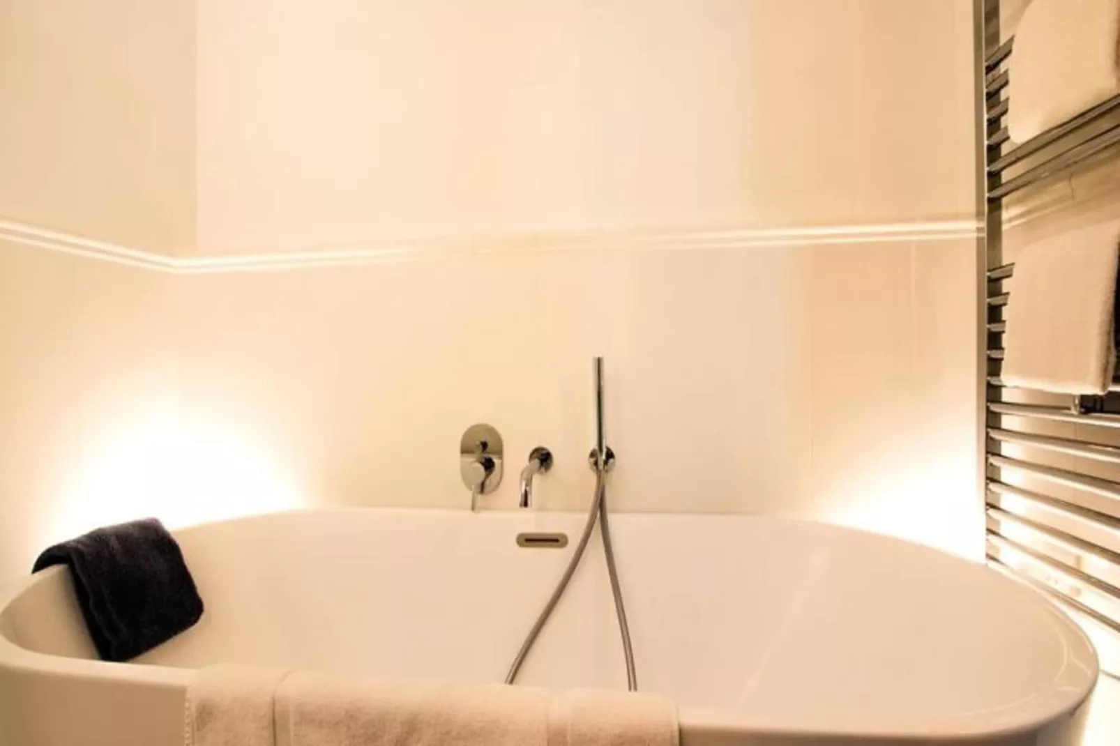 Appartement De Haut Standing Pour 6 Situ&eacute; Au Coeur Du Centre Historique-Bathroom