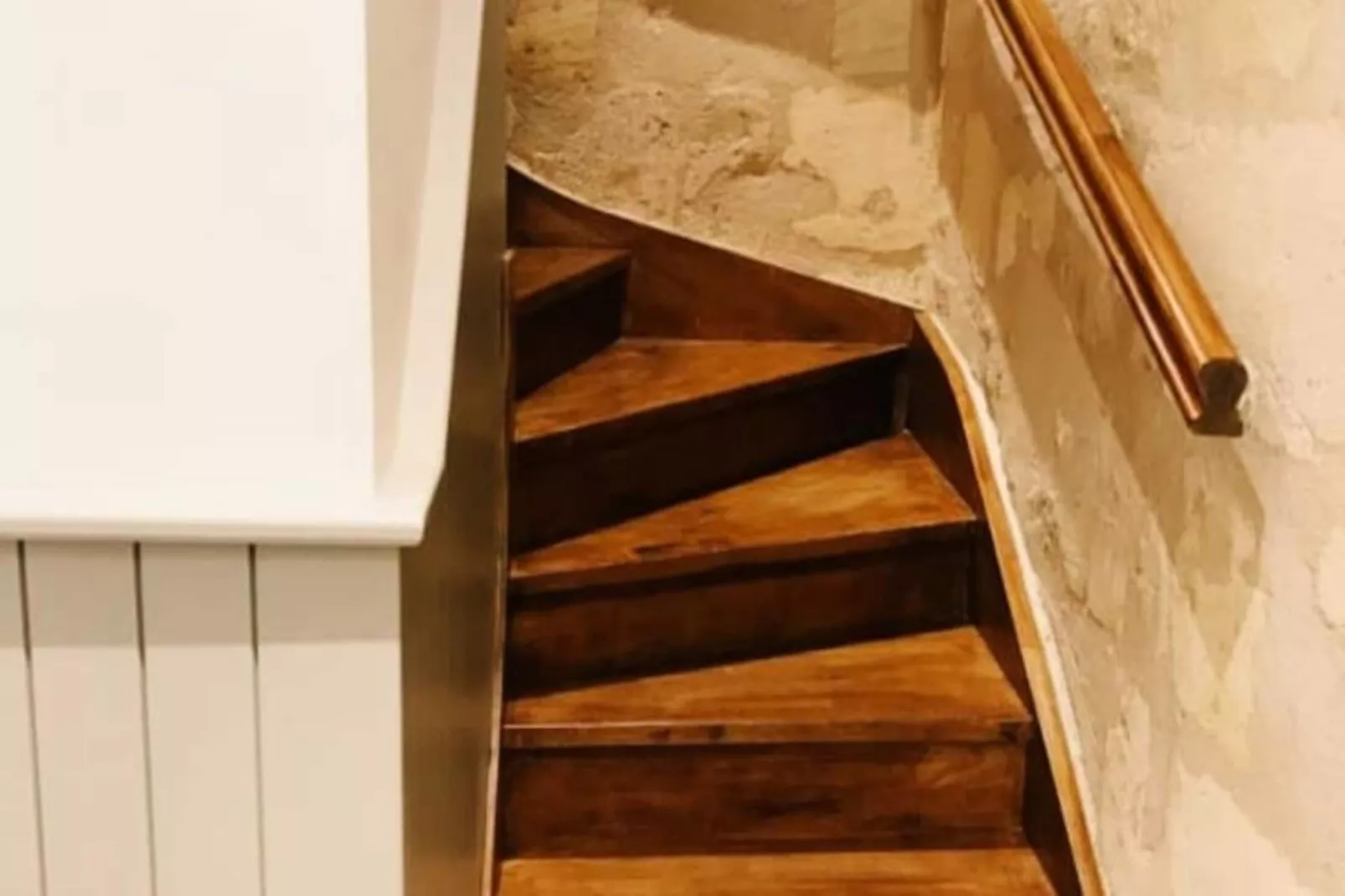 Superbe Duplex De Qualit&eacute;, En Hypercentre Avec Rooftop Et Climatisation-Landing