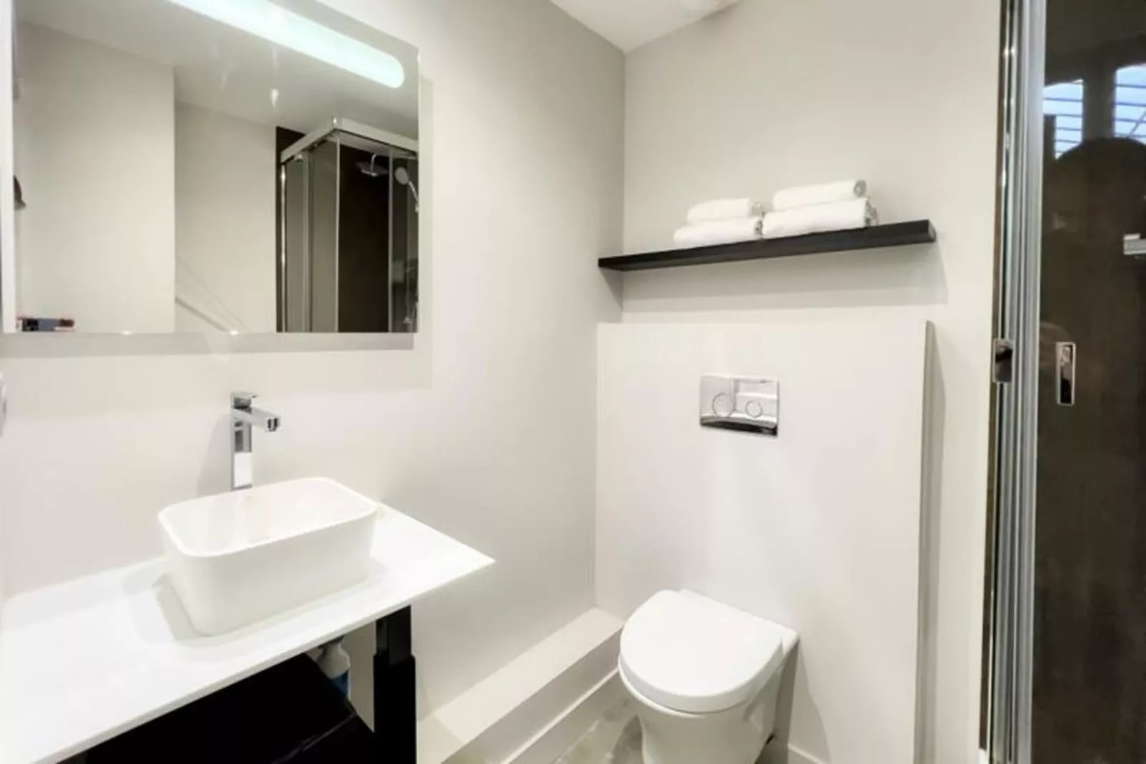 Magnifique Appartement 2 Chambres Avec Vue Sur La Garonne-Exterior in summer