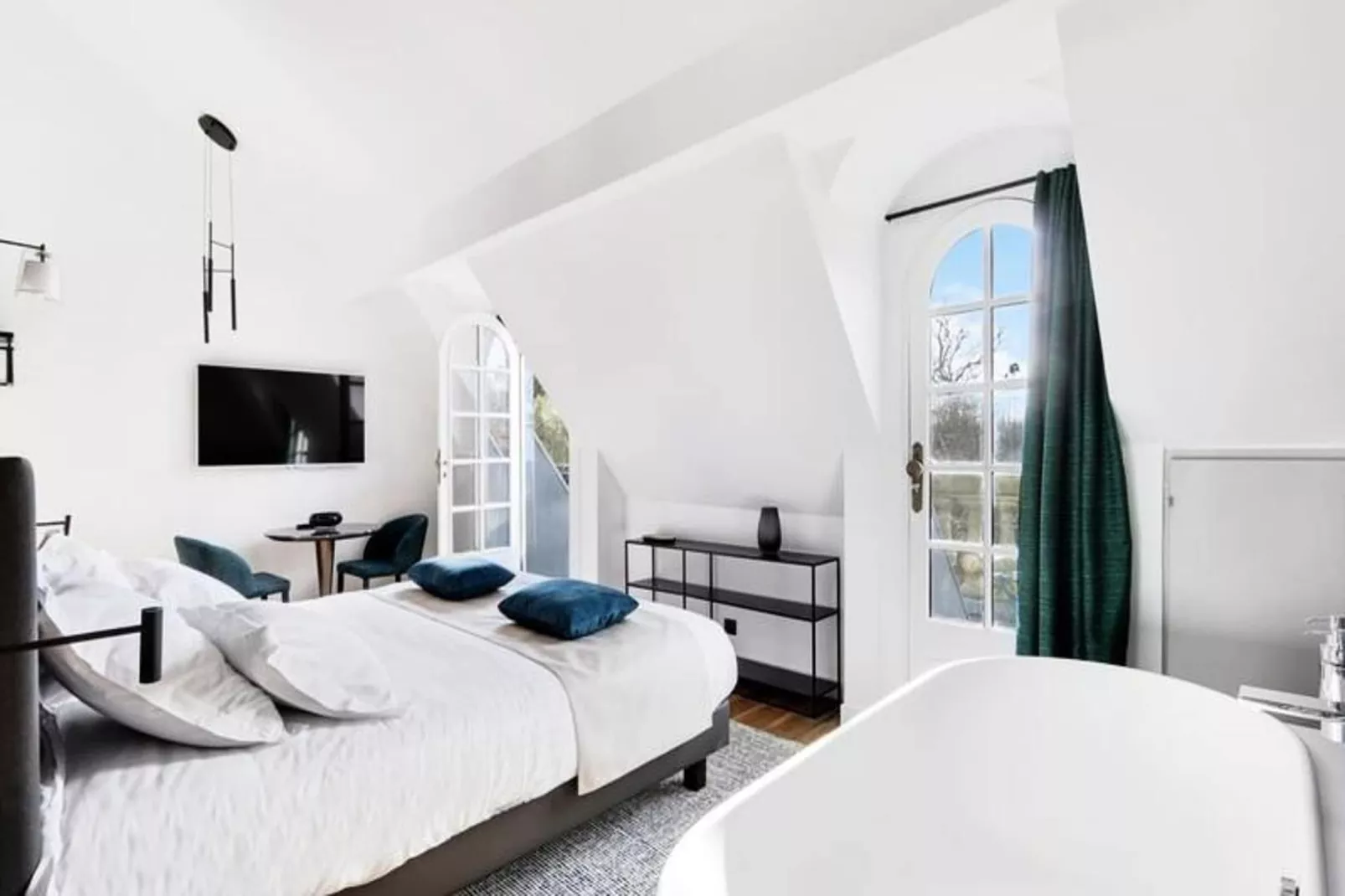 Maison Labruy&egrave;re - Suite Cosy Jardin-Exterior in summer