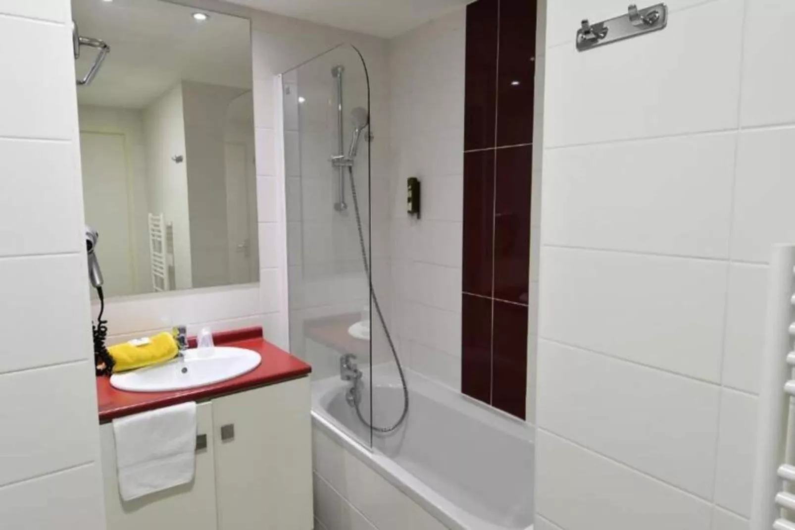 Appart'Hôtel Mer & Golf Bordeaux Bassins à Flot***-Exterior in summer