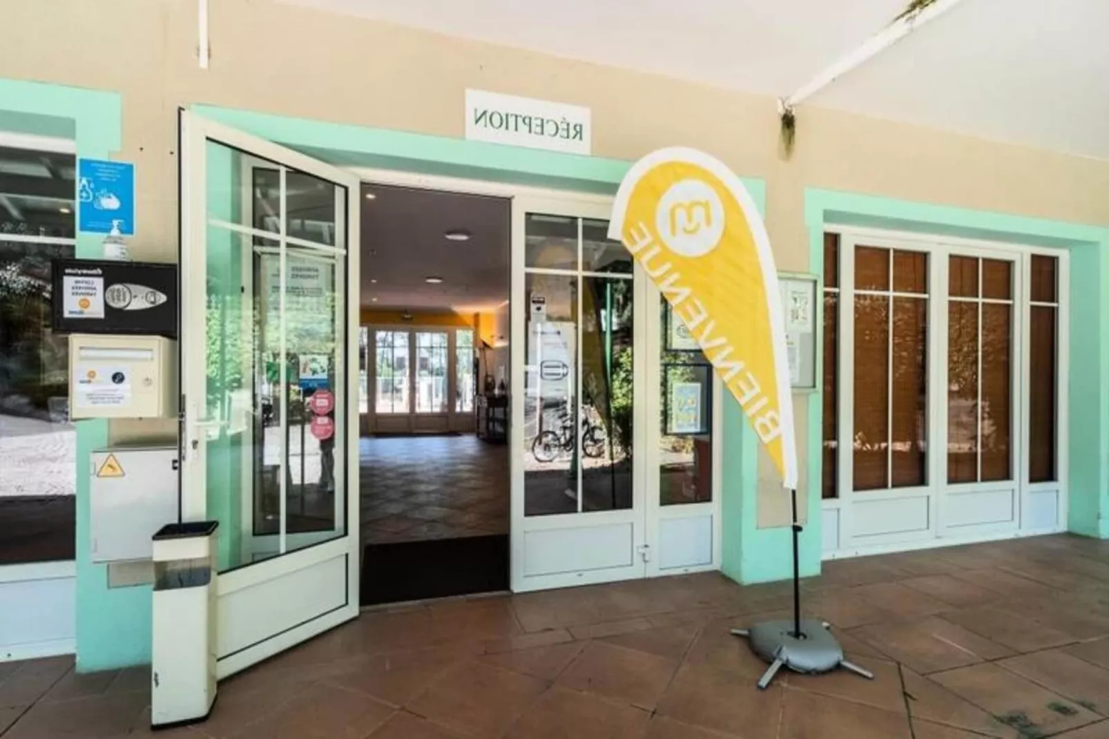 Les Appartements de Lacanau les Pins - maeva Home-Exterior in summer