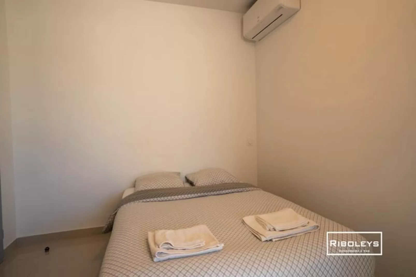 Grand T3 Neuf Climatis&eacute; Avec Wifi &agrave; 100m De La Plage-Image-tags.