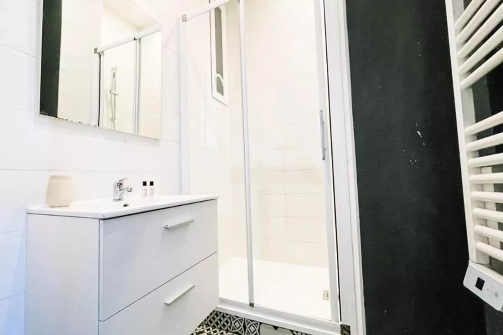 Pretty Light In Grenoble ☀ T2-Bathroom