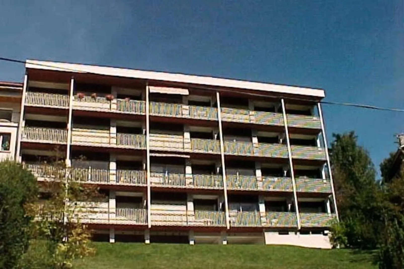Résidence Le Furon - Exterior in summer