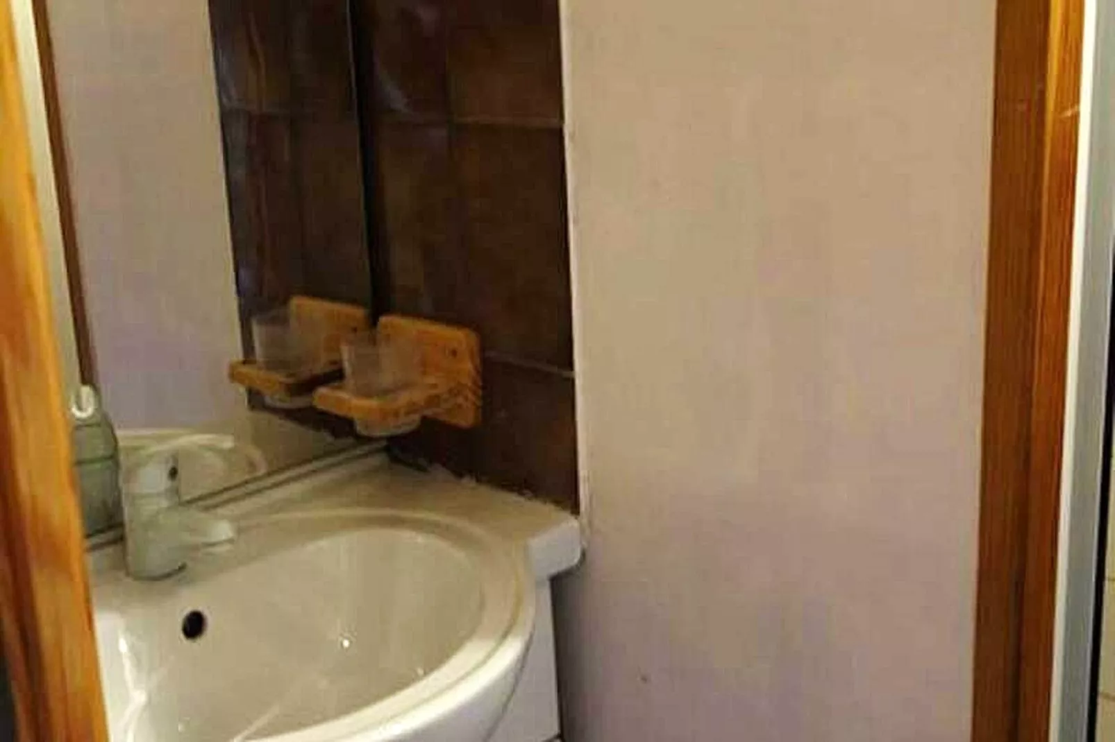 Résidence Menandiere-Bathroom