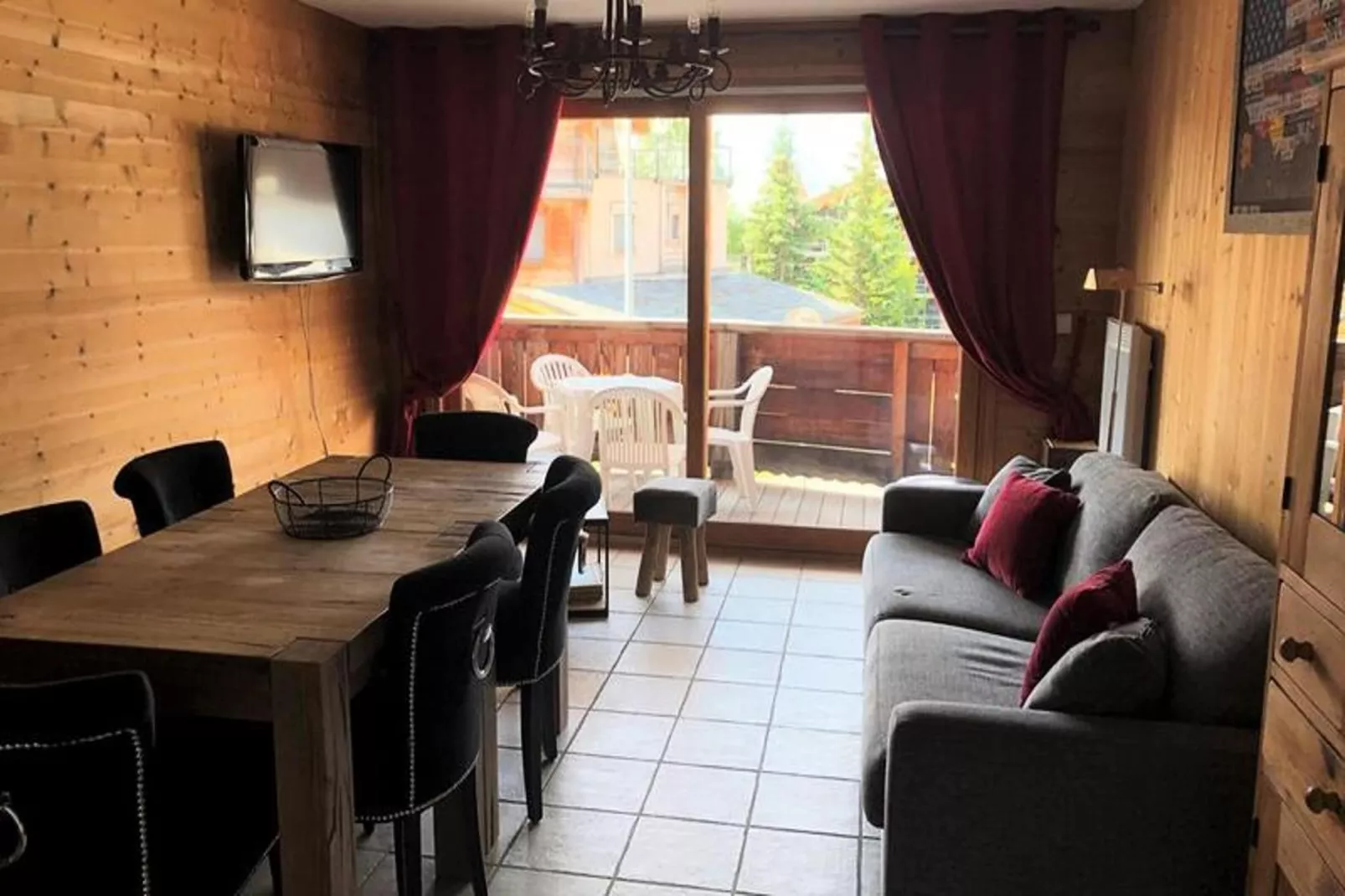 Chalet Alpina-Dining room