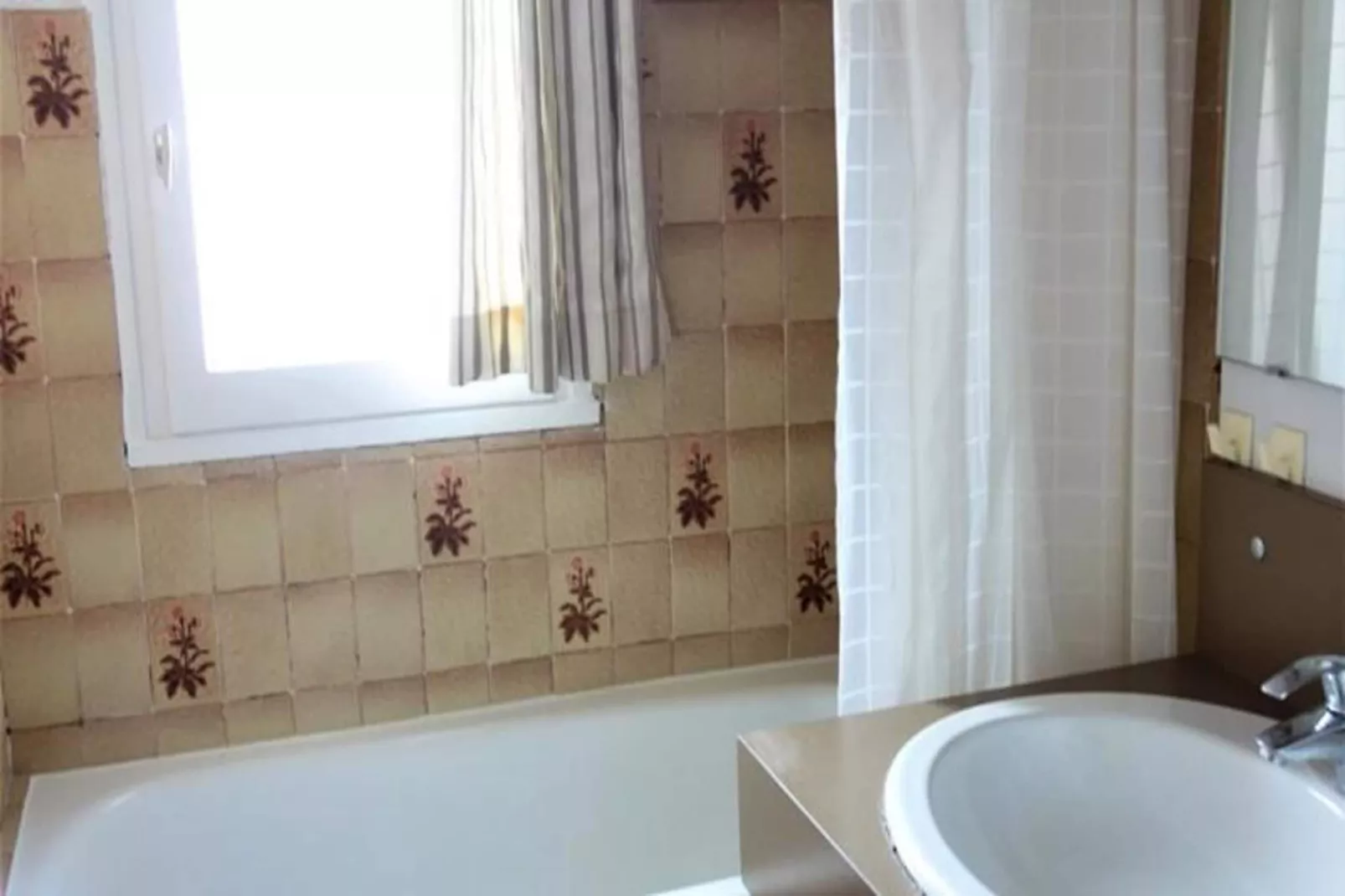 Résidence Bragelonne-Bathroom