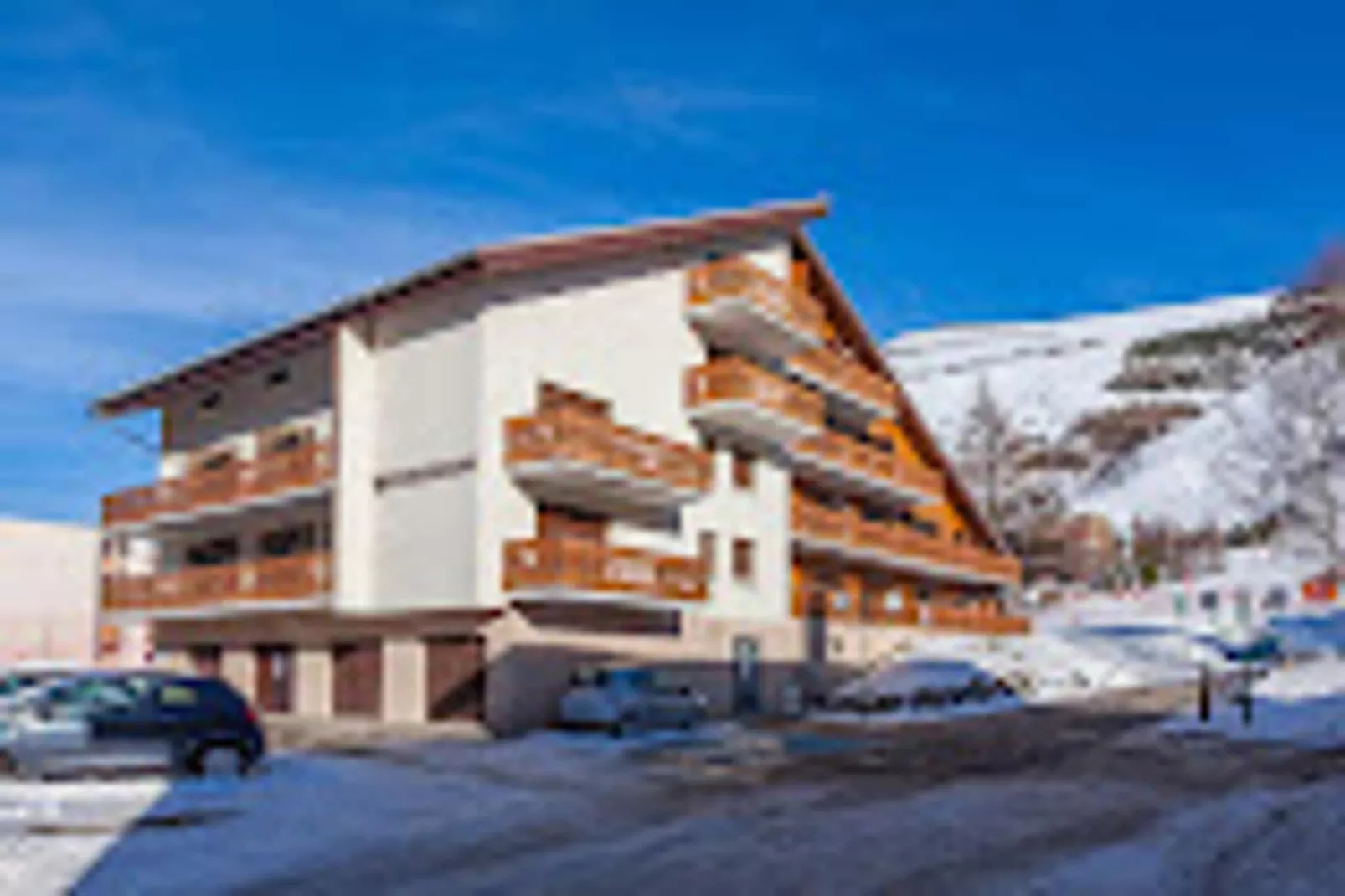 Résidence Midi-Exterior in winter