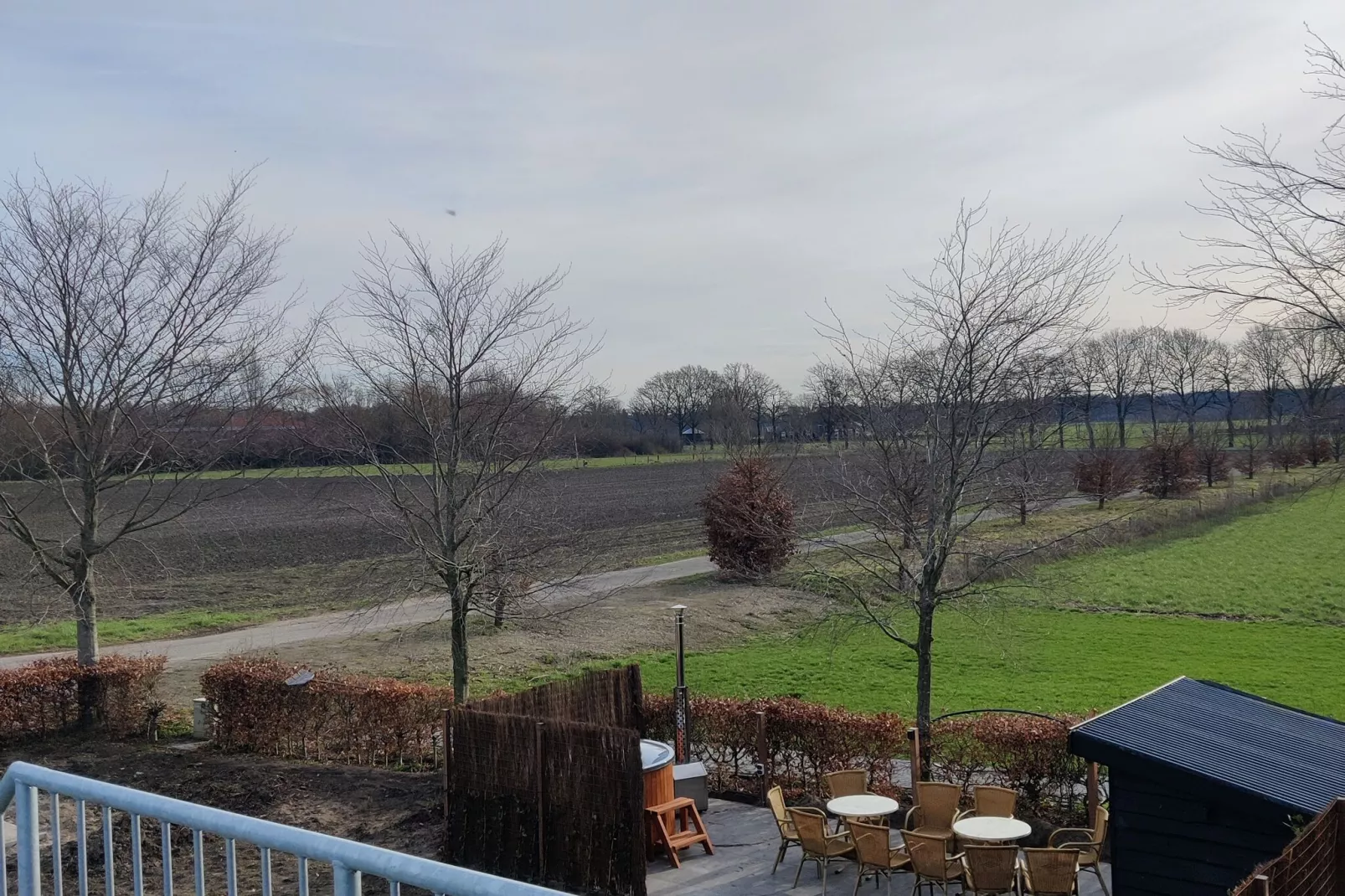 Genieten in Silvolde II-Terrassenbalkon