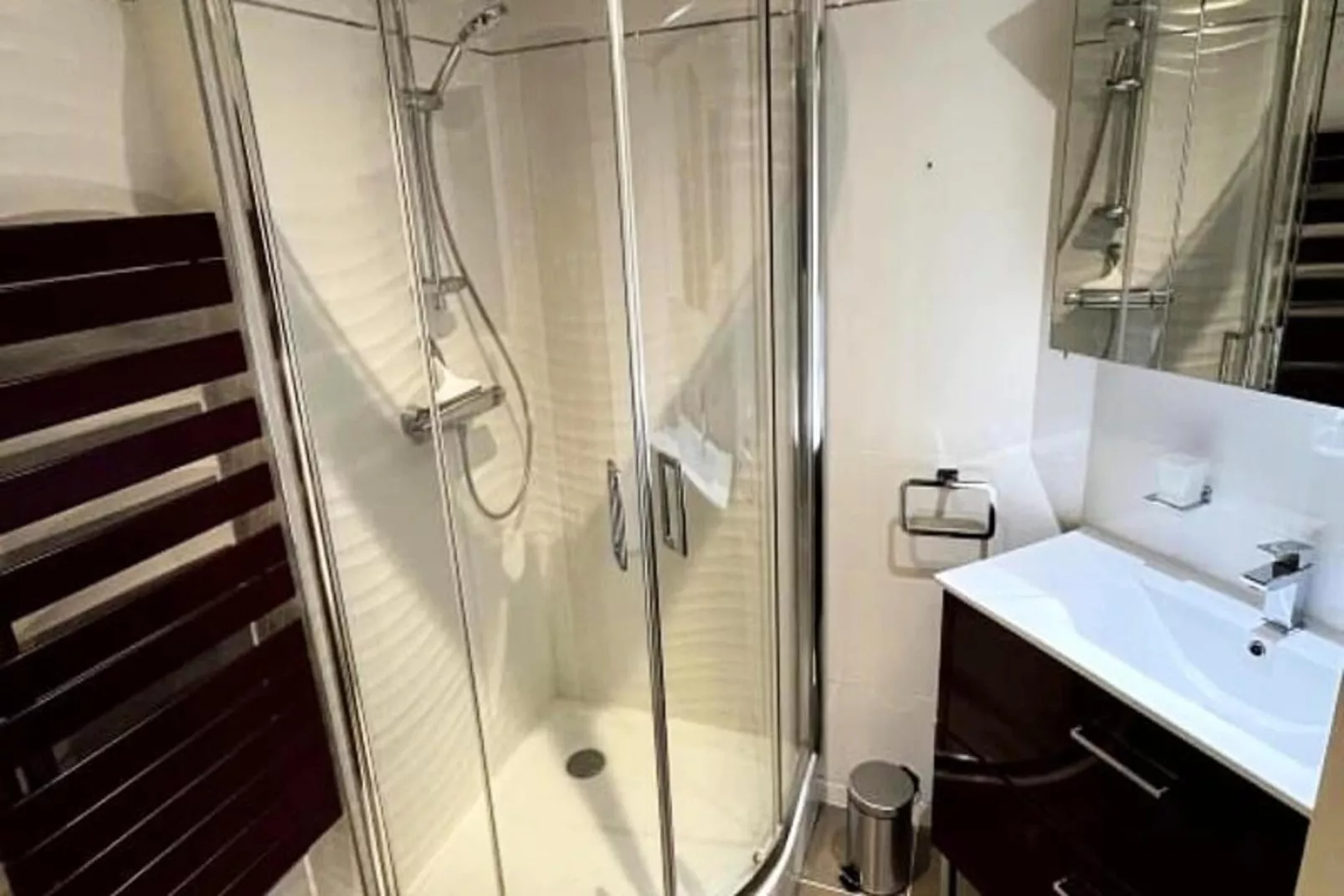 Résidence Bel Appartement En R&eacute;sidence Centre Ville  Avec Parking Class&eacute; 3*-Salle de bain