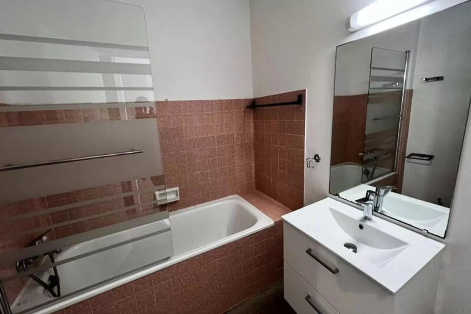 Résidence Dauphins-Salle de bain