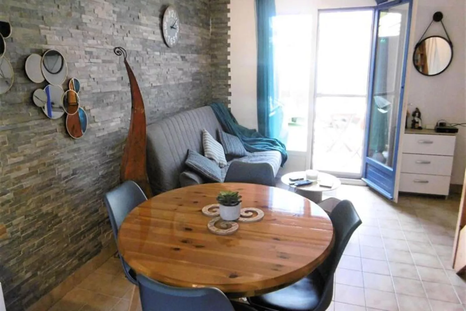 Résidence Duguay Trouin-Esszimmer